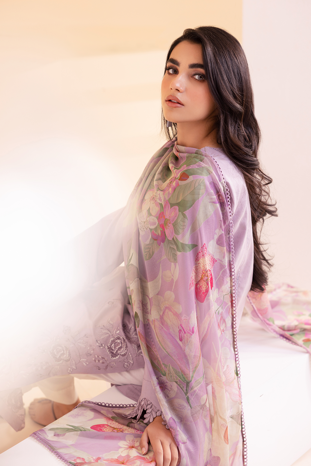 UE-254 Embroidered Lawn - Iznik