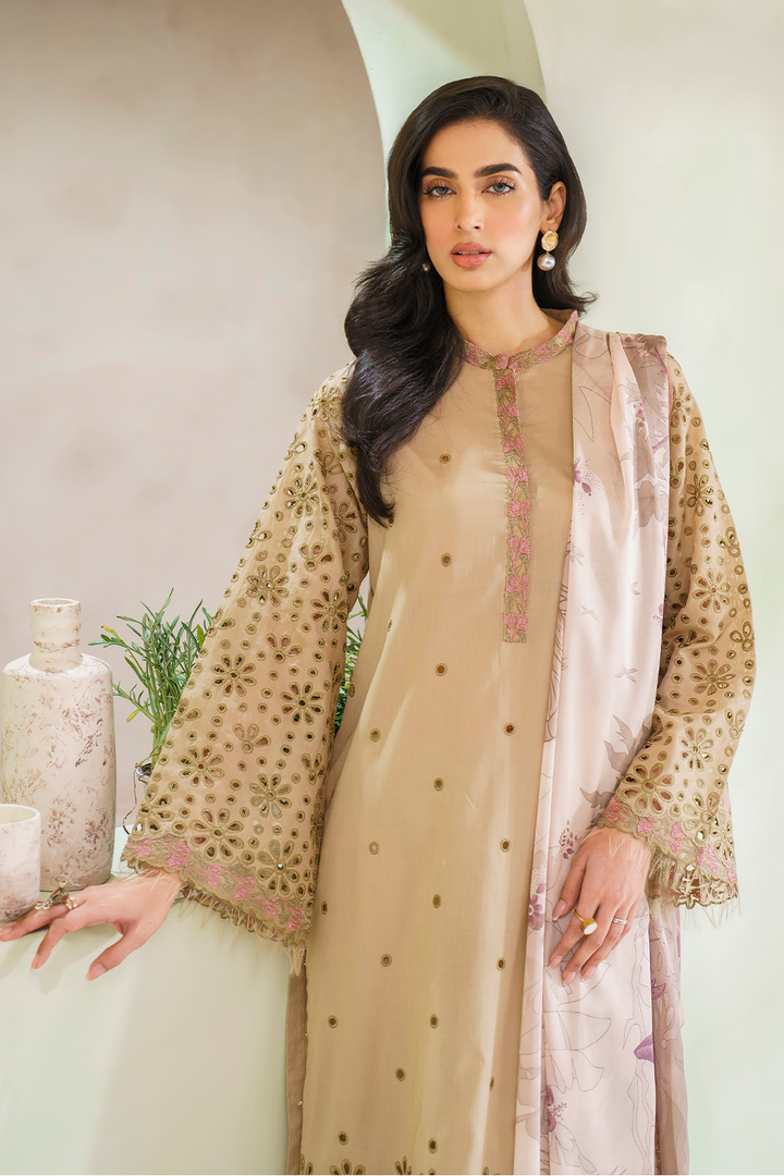 UE-302 Embroidered Lawn