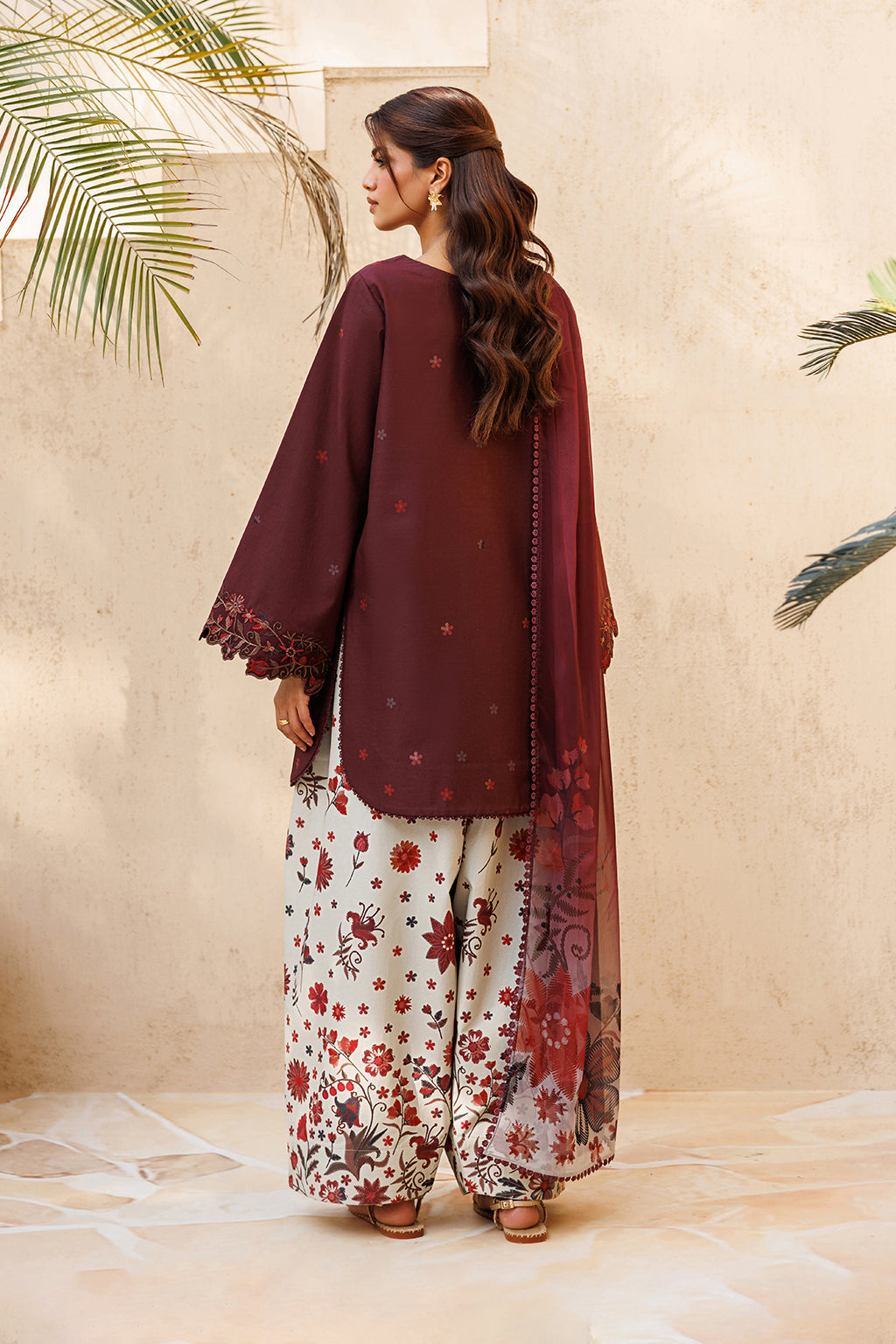 UE-666 Printed Lawn Secondary image