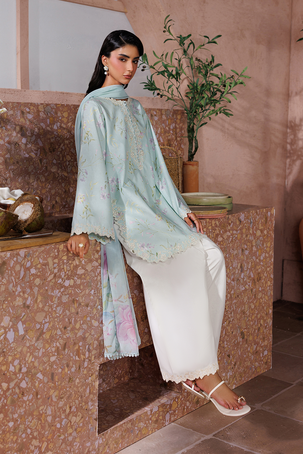 UE-705 Printed Lawn