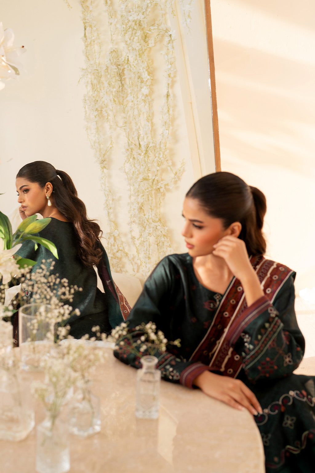 UE-435 Embroidered Pure Jacquard Silk - Iznik