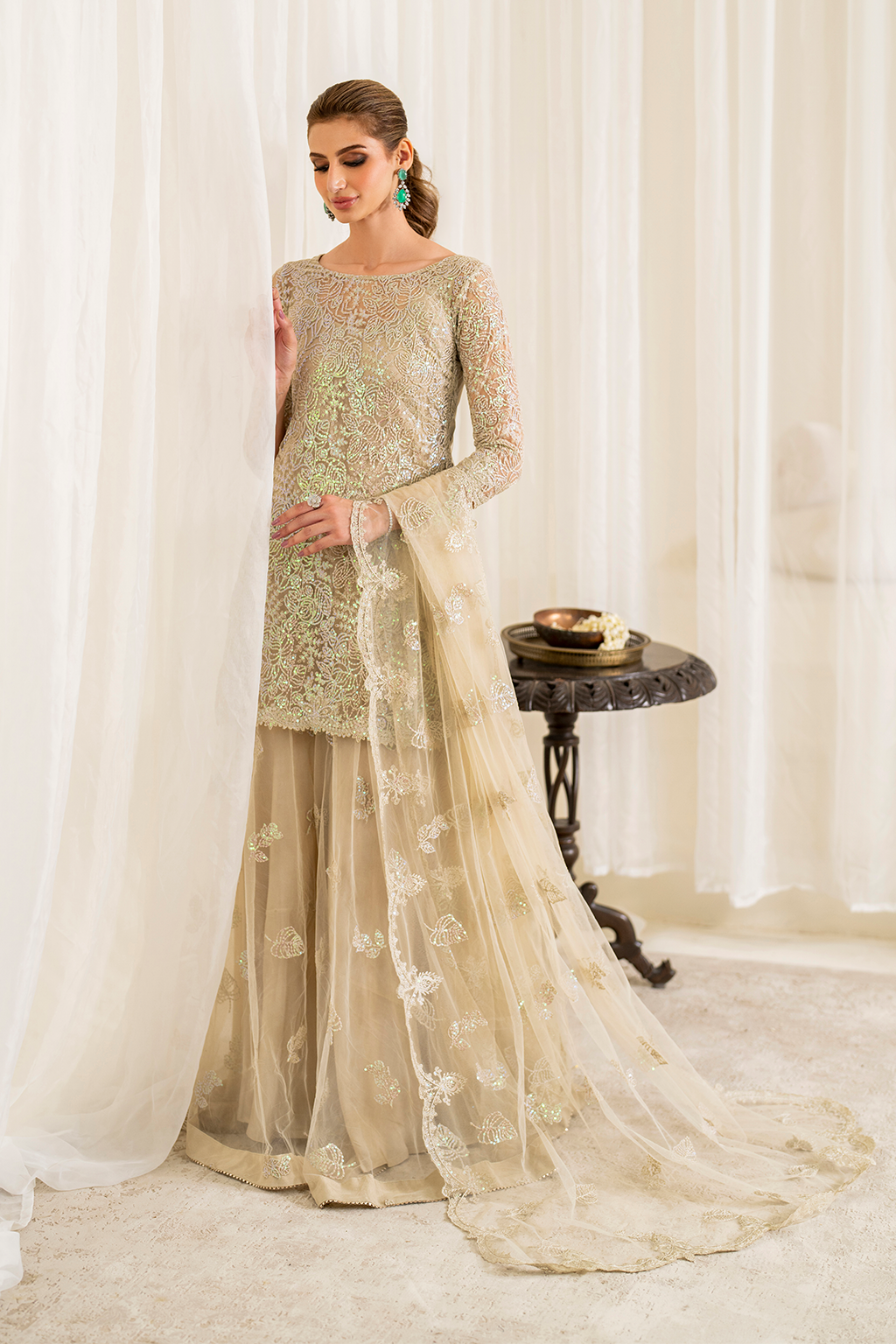 UE-295 Embroidered Net - Iznik Main image