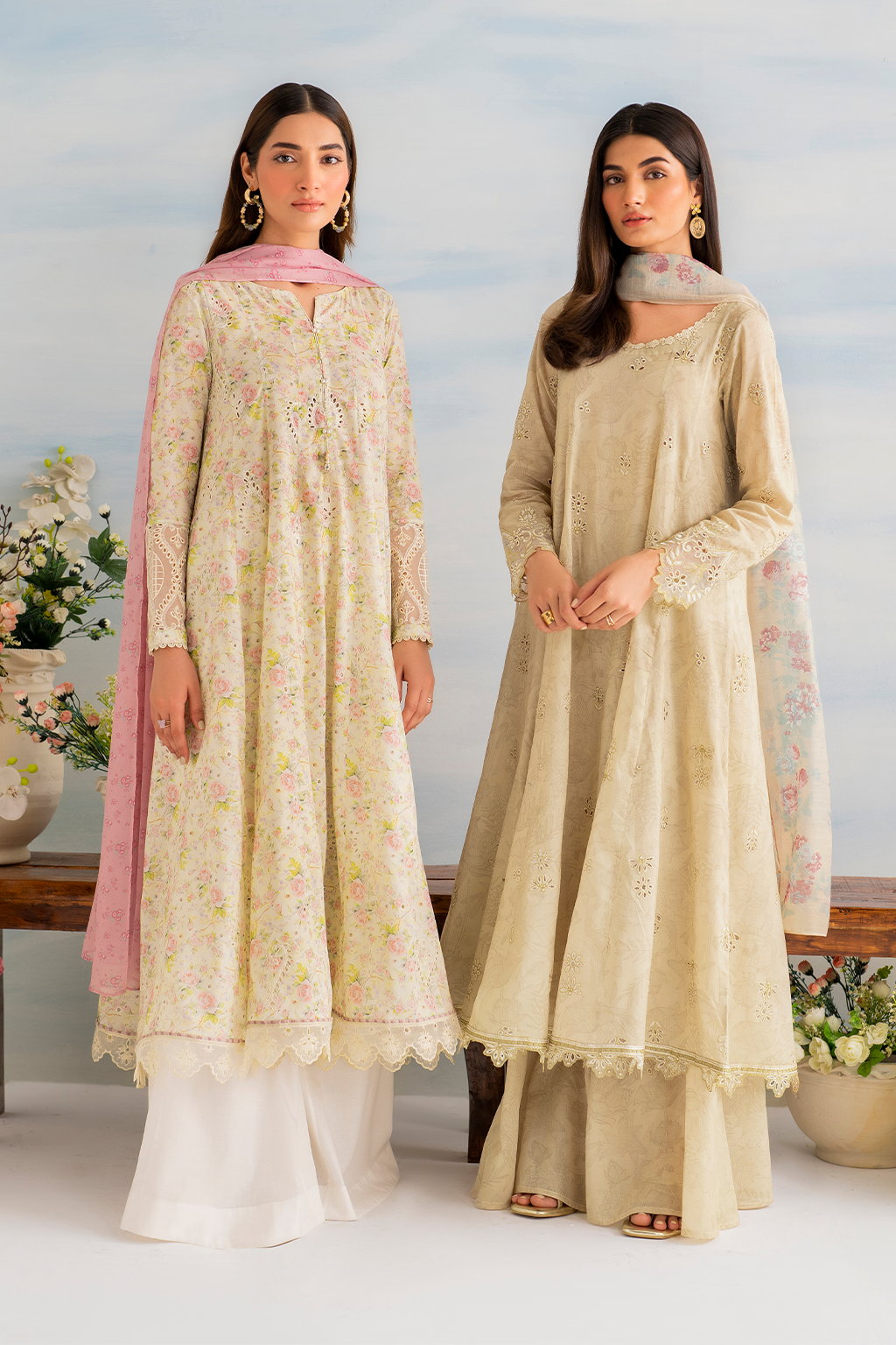 IGL-07 Embroidered Lawn - Iznik