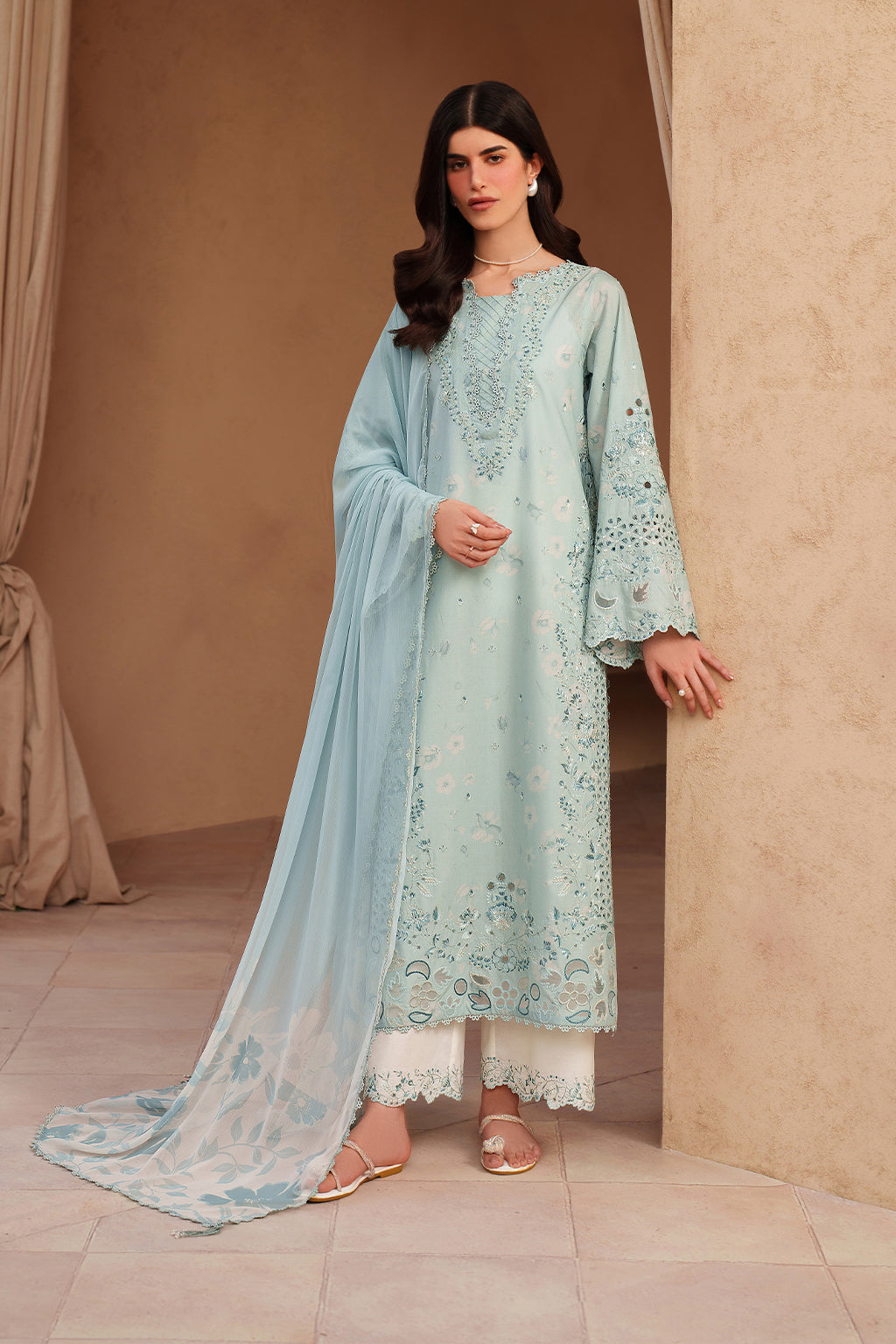 EL-05 Embroidered Lawn Main image