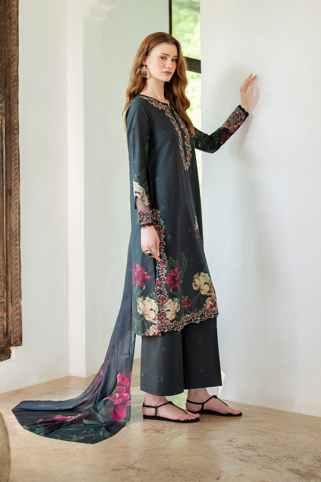 UE-493 Printed Lawn Secondary image