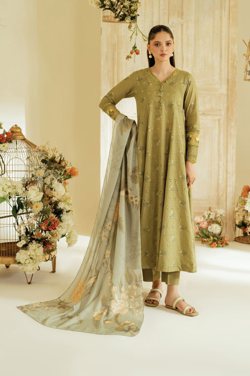 UE-447 Printed Lawn - Iznik