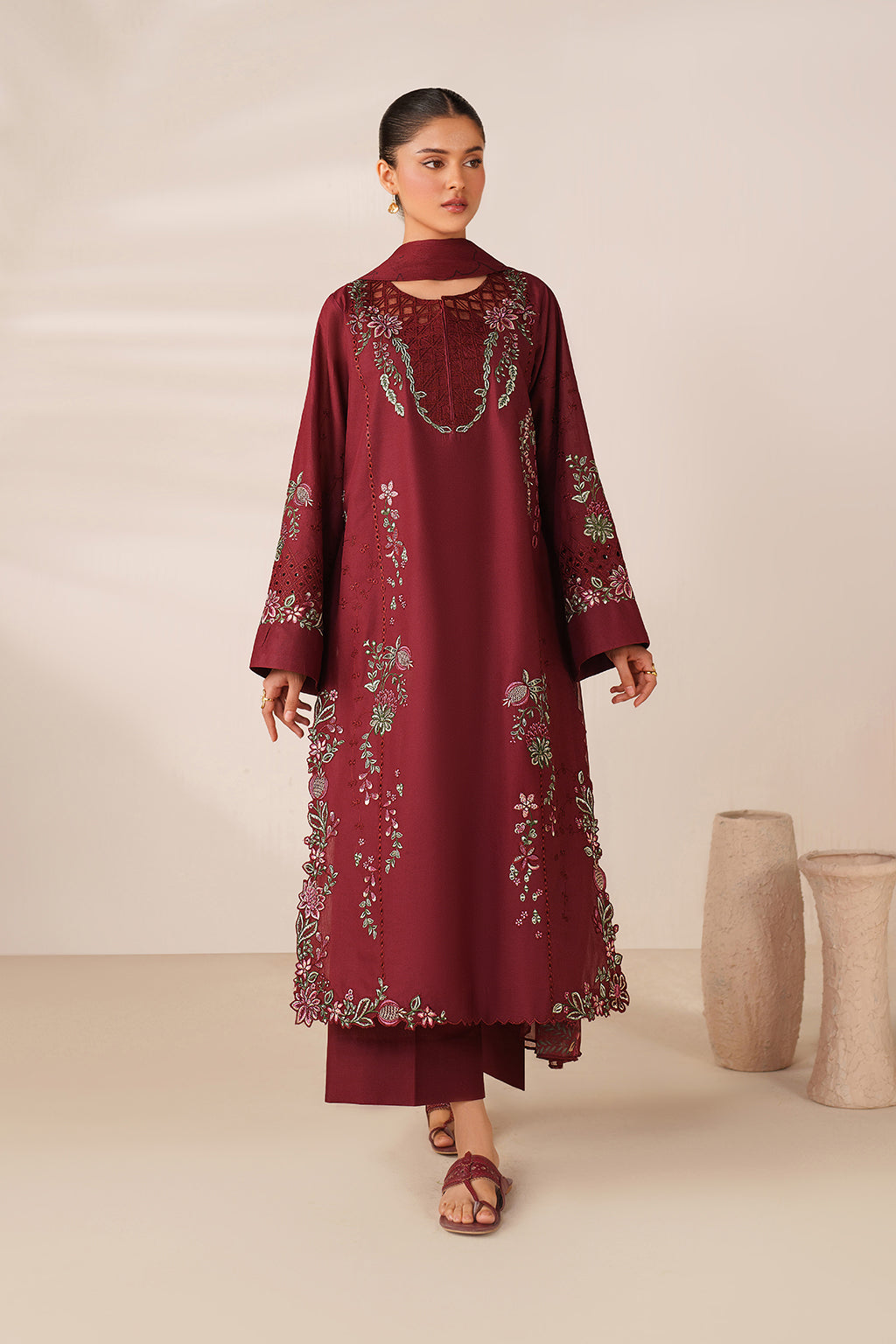 UE-610 Embroidered Lawn - Iznik Global Main image