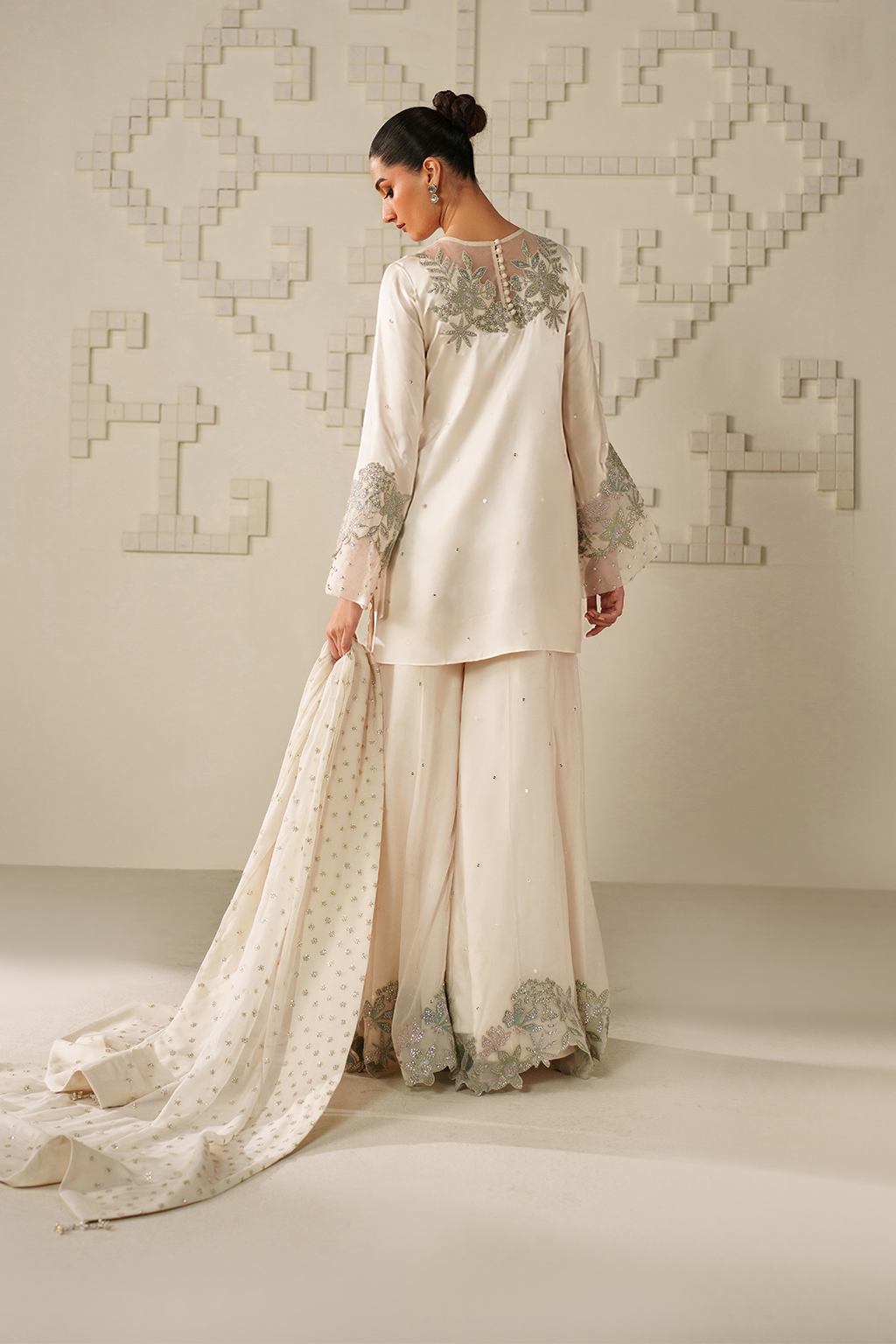 UE-620 Embroidered Ramen Silk - Iznik