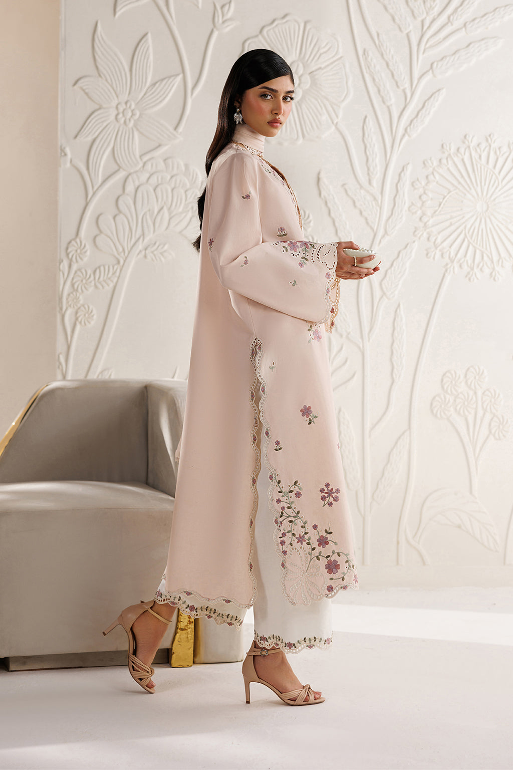 UE-689 Embroidered Lawn Secondary image