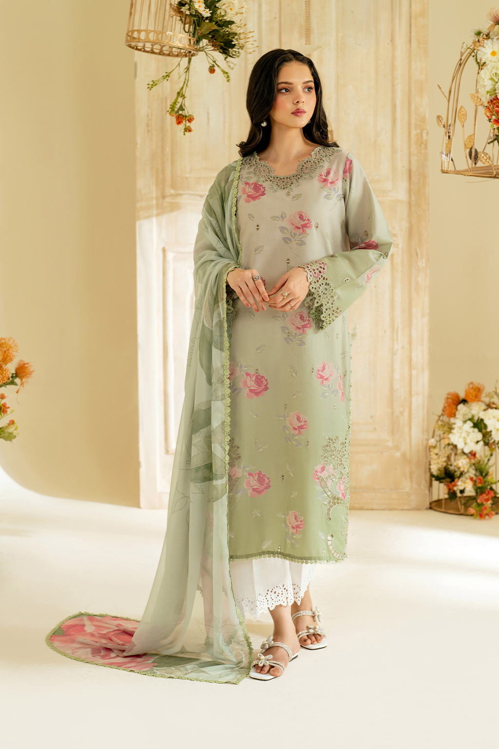 UE-445 Printed Lawn - Iznik Main image