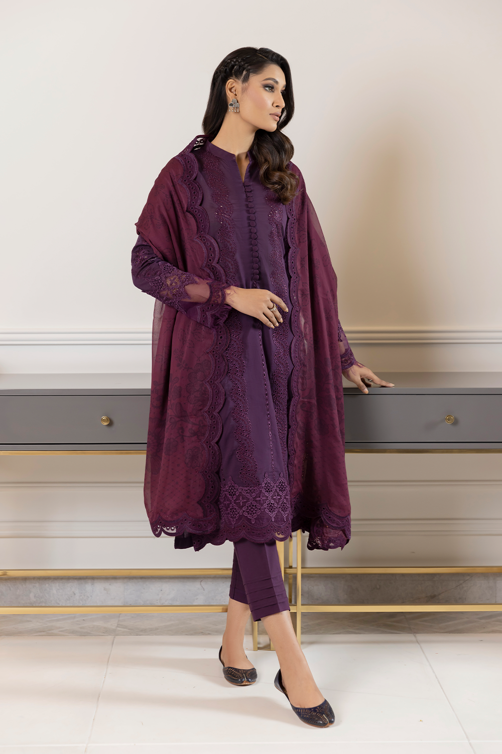 UE-108 Embroidered Lawn - Iznik