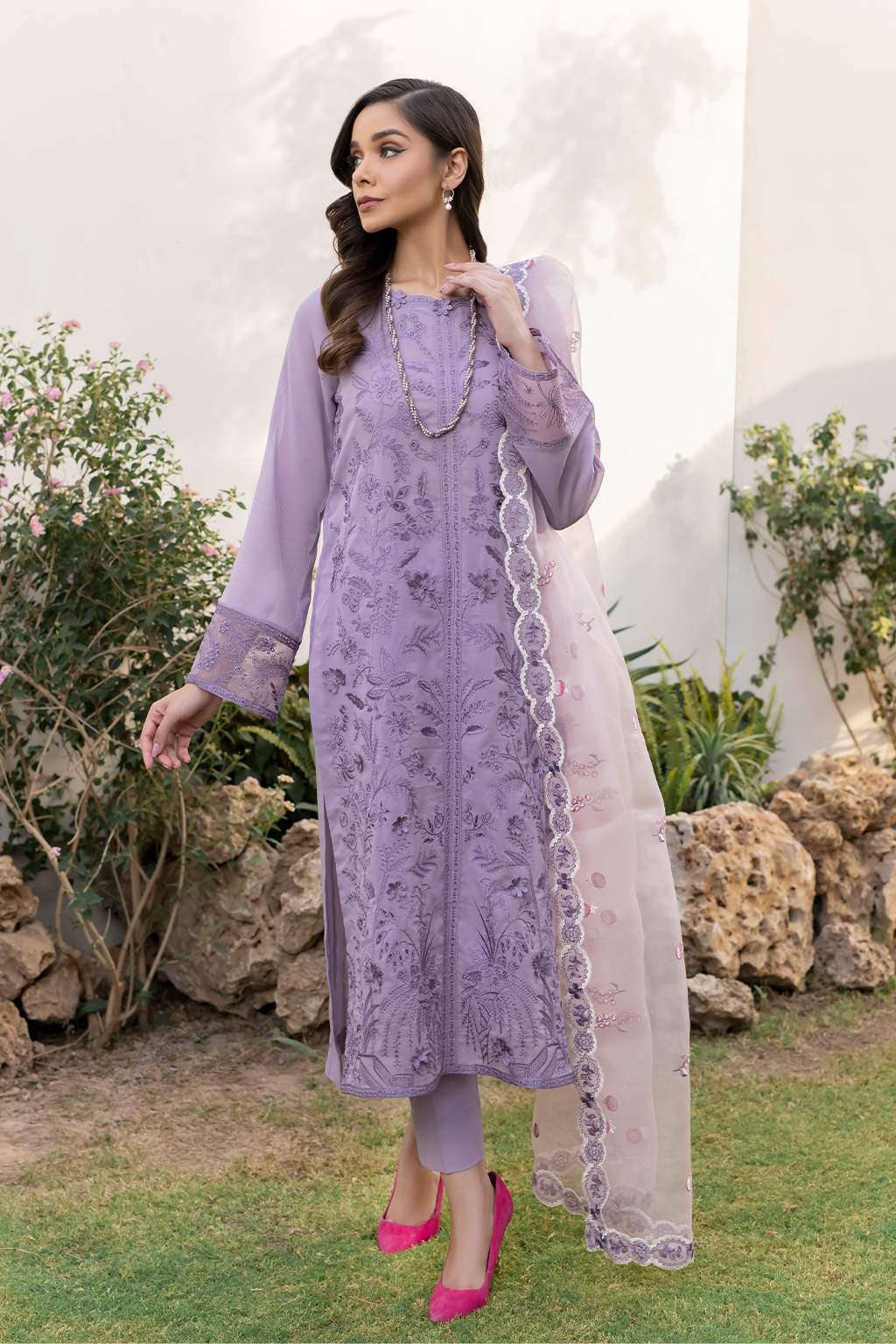 UE-155 Embroidered Lawn - Iznik