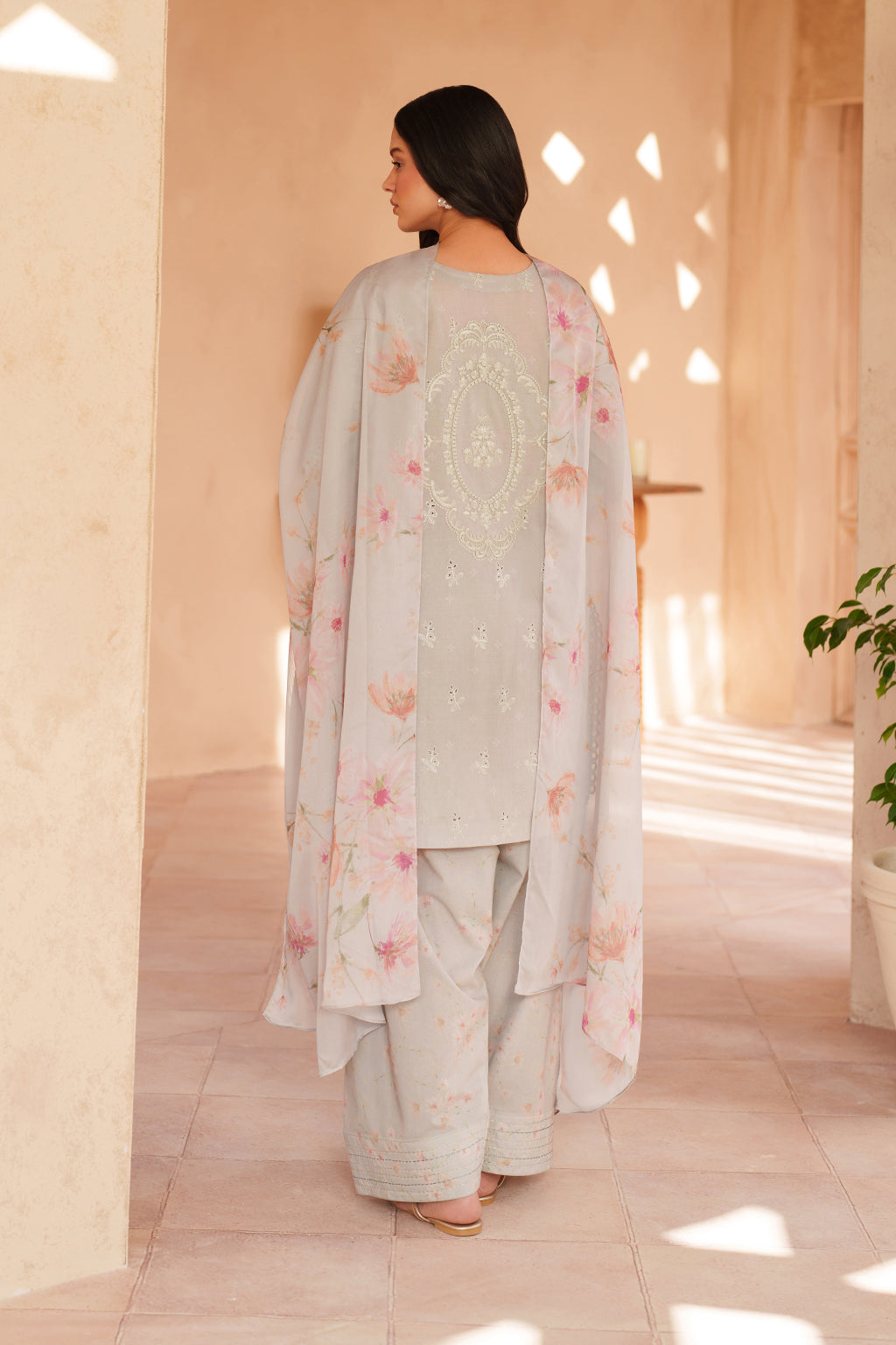 EL-12 Embroidered Lawn
