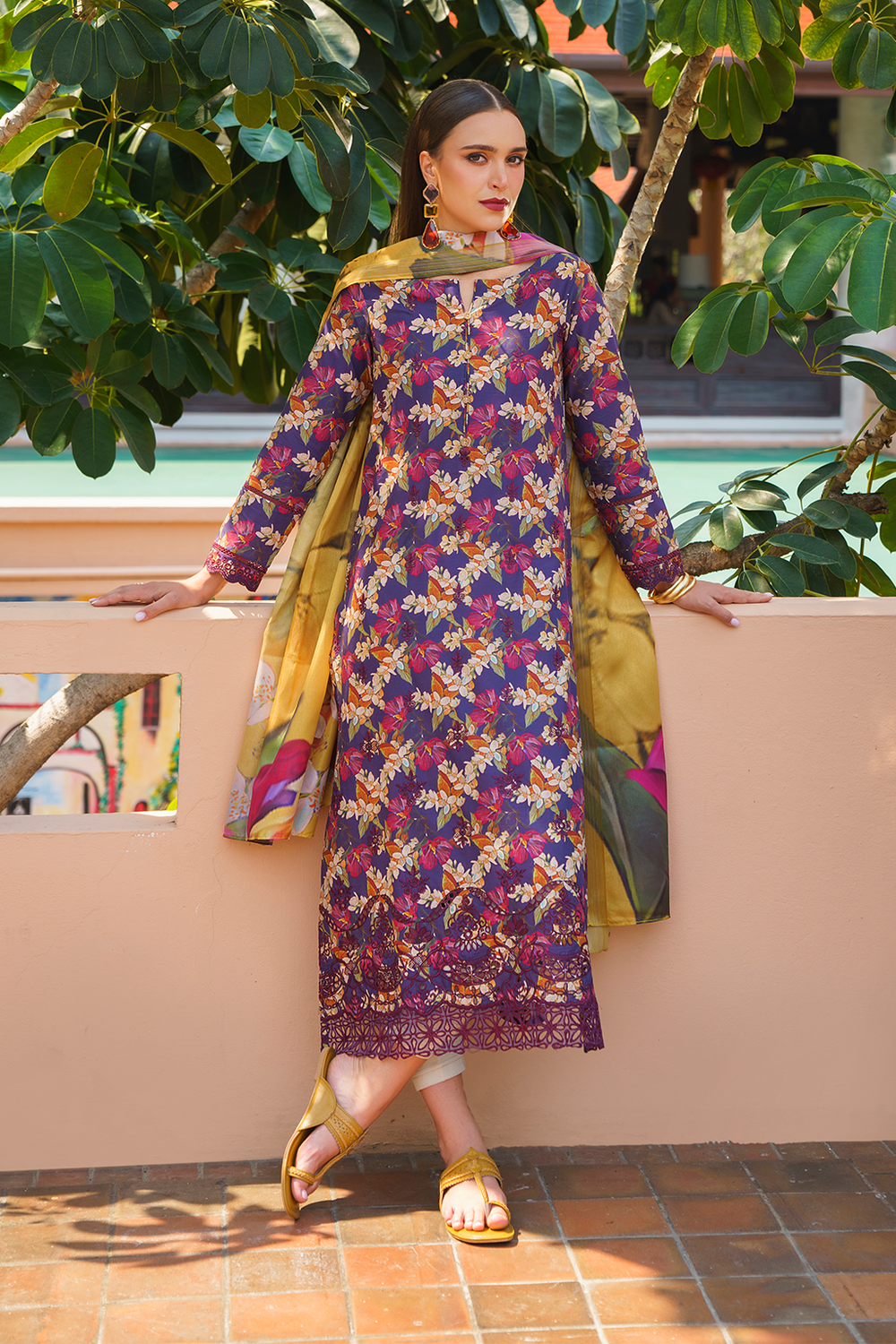 UE-233 Printed Lawn - Iznik