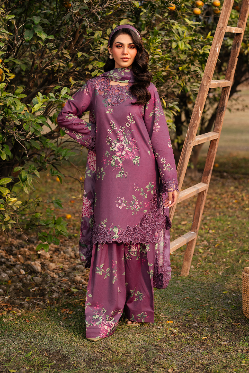 UE-393 Printed Lawn - Iznik