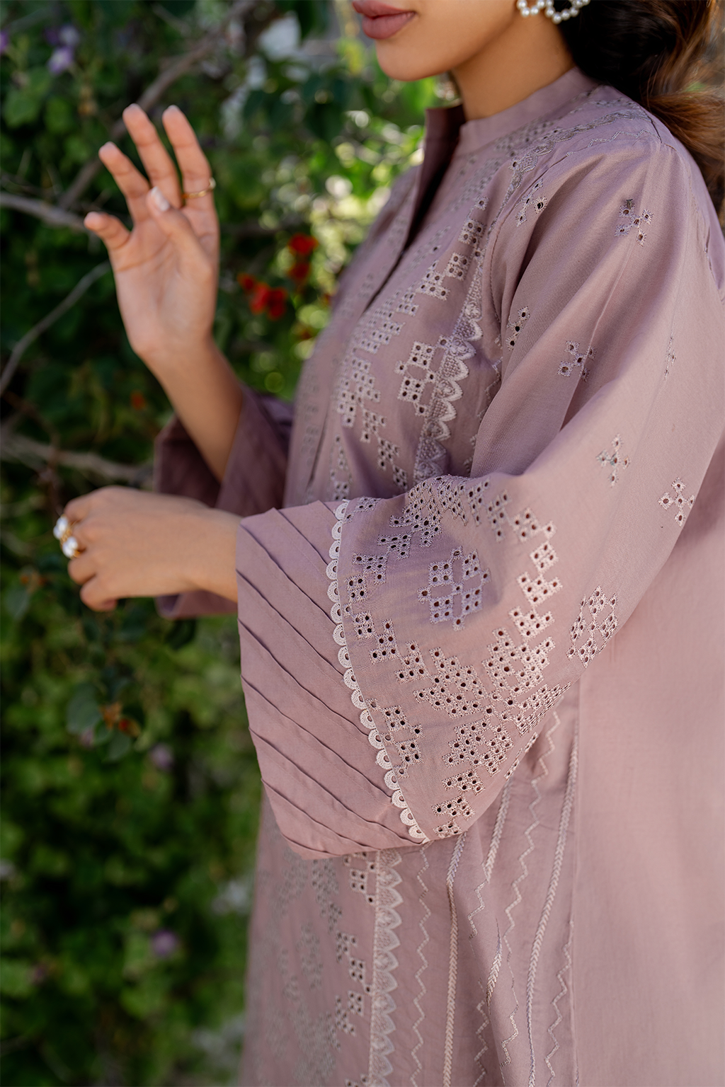 IP-268 Embroidered Lawn - Iznik