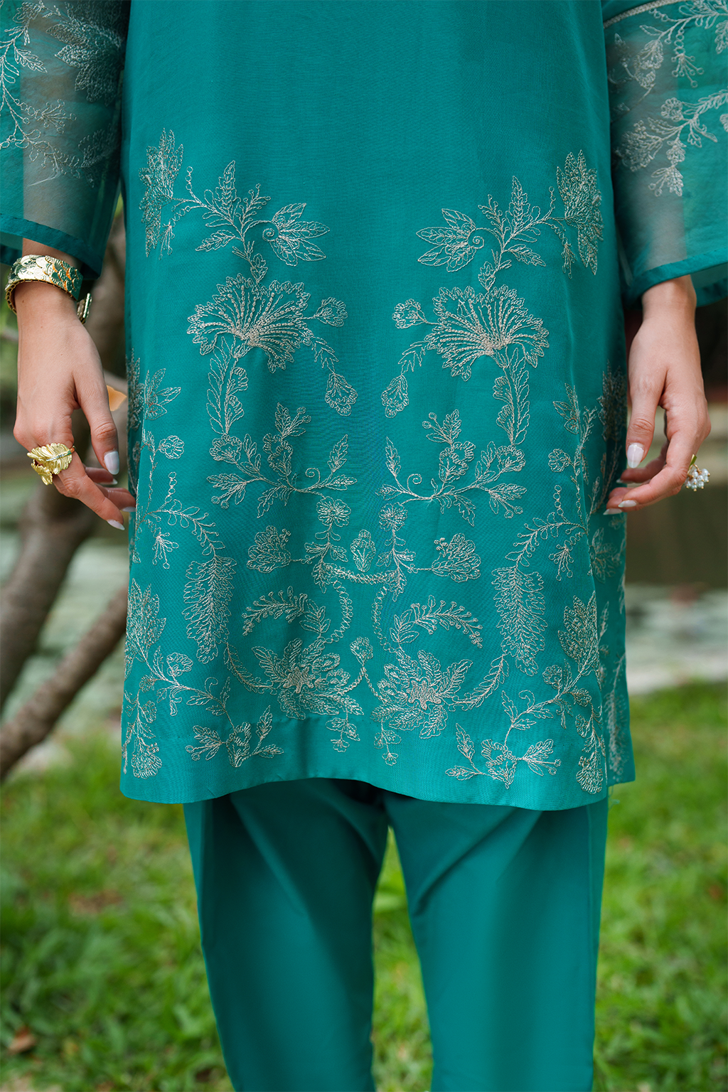 UE-513 Embroidered Lawn - Iznik