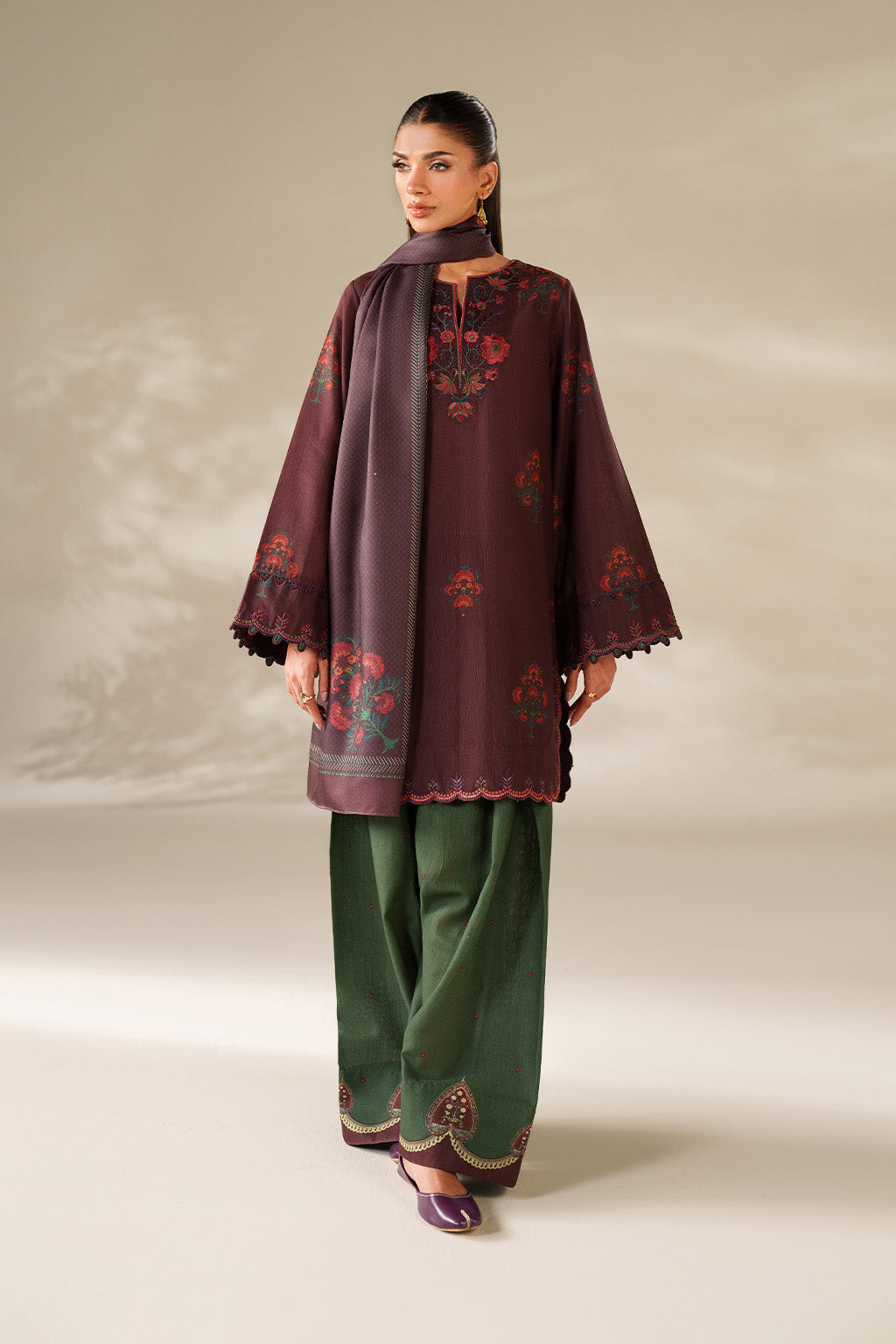 UE-562  Printed Khaddar - Iznik