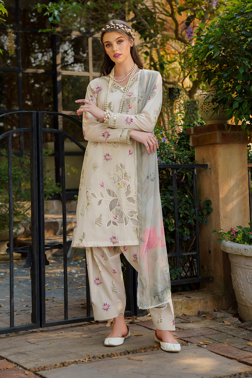 UE-236 Printed Lawn - Iznik