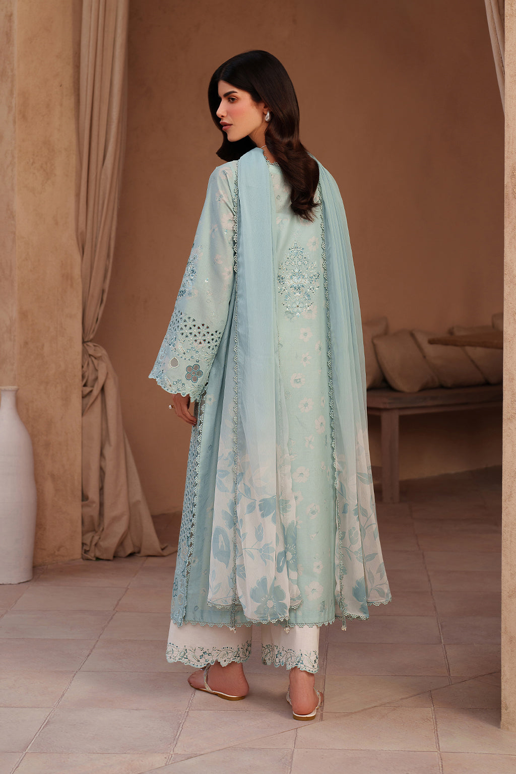 EL-05 Embroidered Lawn
