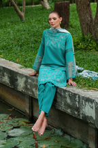 UE-513 Embroidered Lawn - Iznik