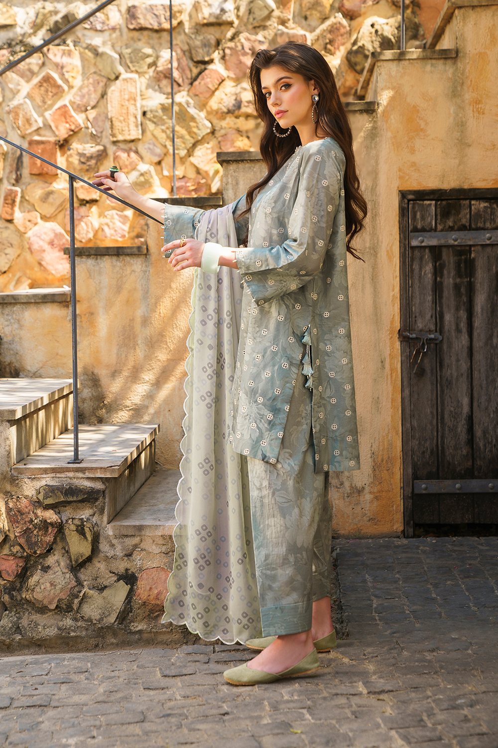UE-232 Printed Lawn - Iznik