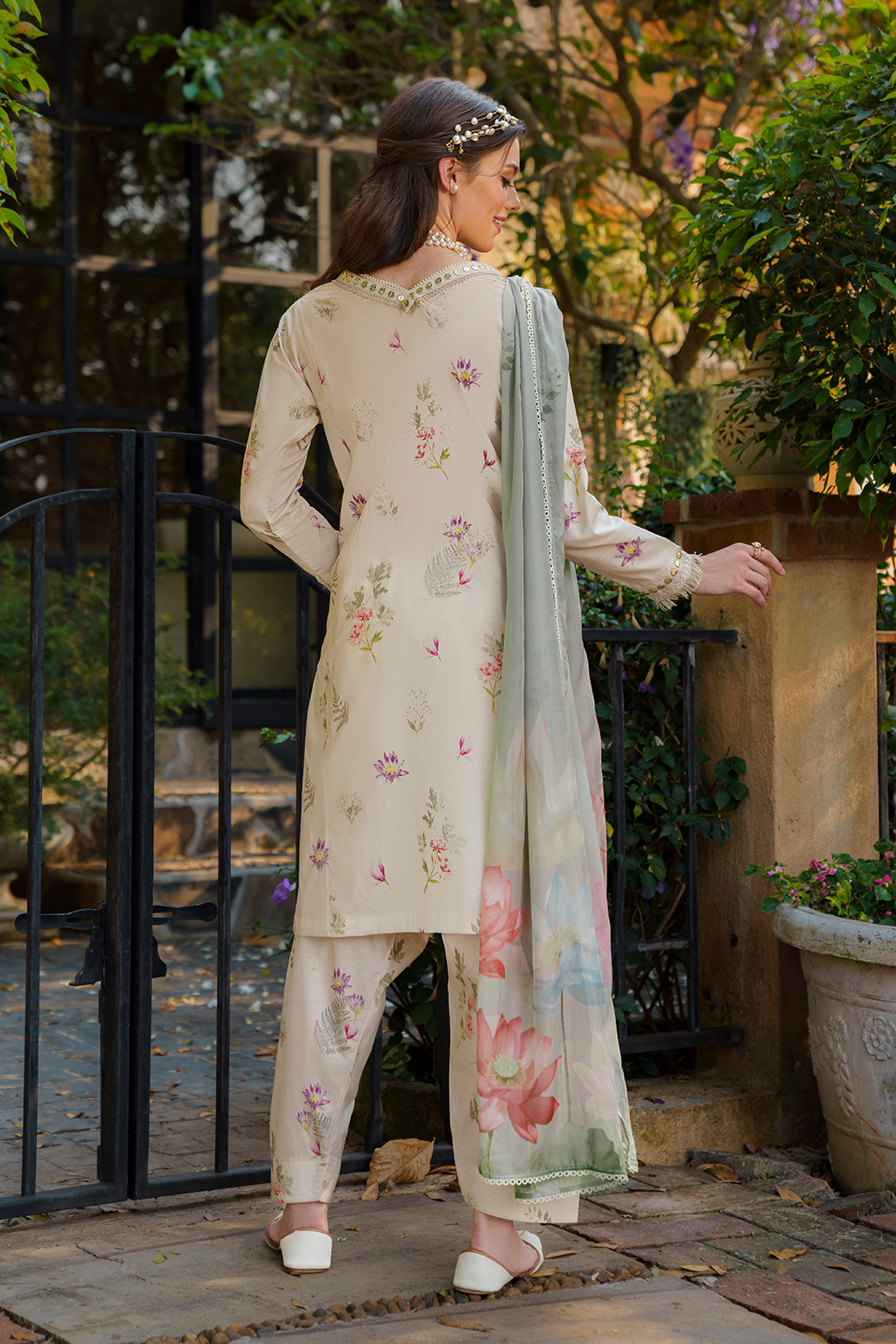 UE-236 Printed Lawn - Iznik