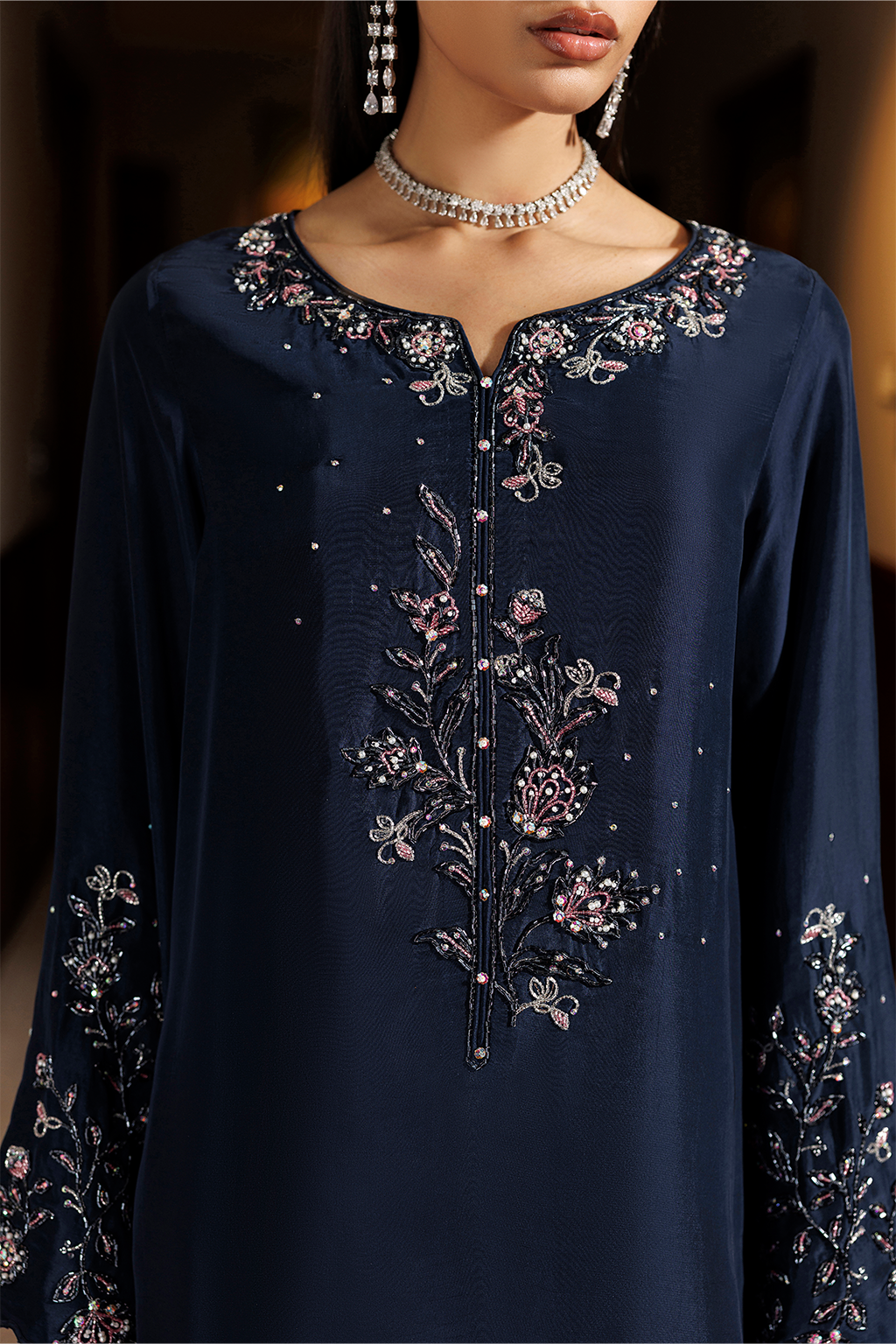 UE-723 Embroidered Ramen Silk