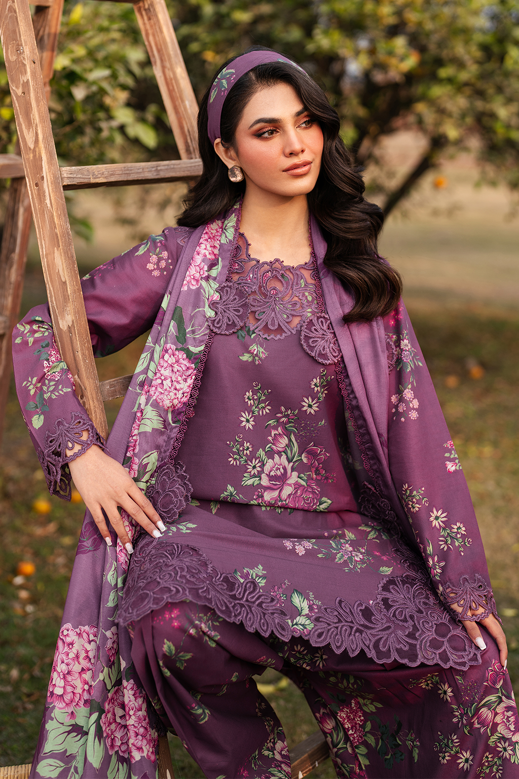 UE-393 Printed Lawn - Iznik