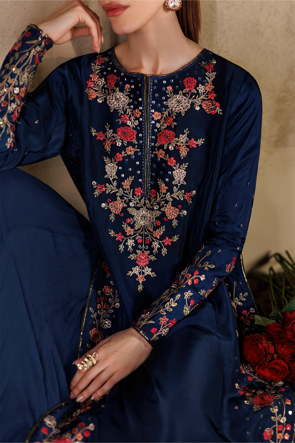 UE-728 Embroidered Pure Ramen Silk Secondary image
