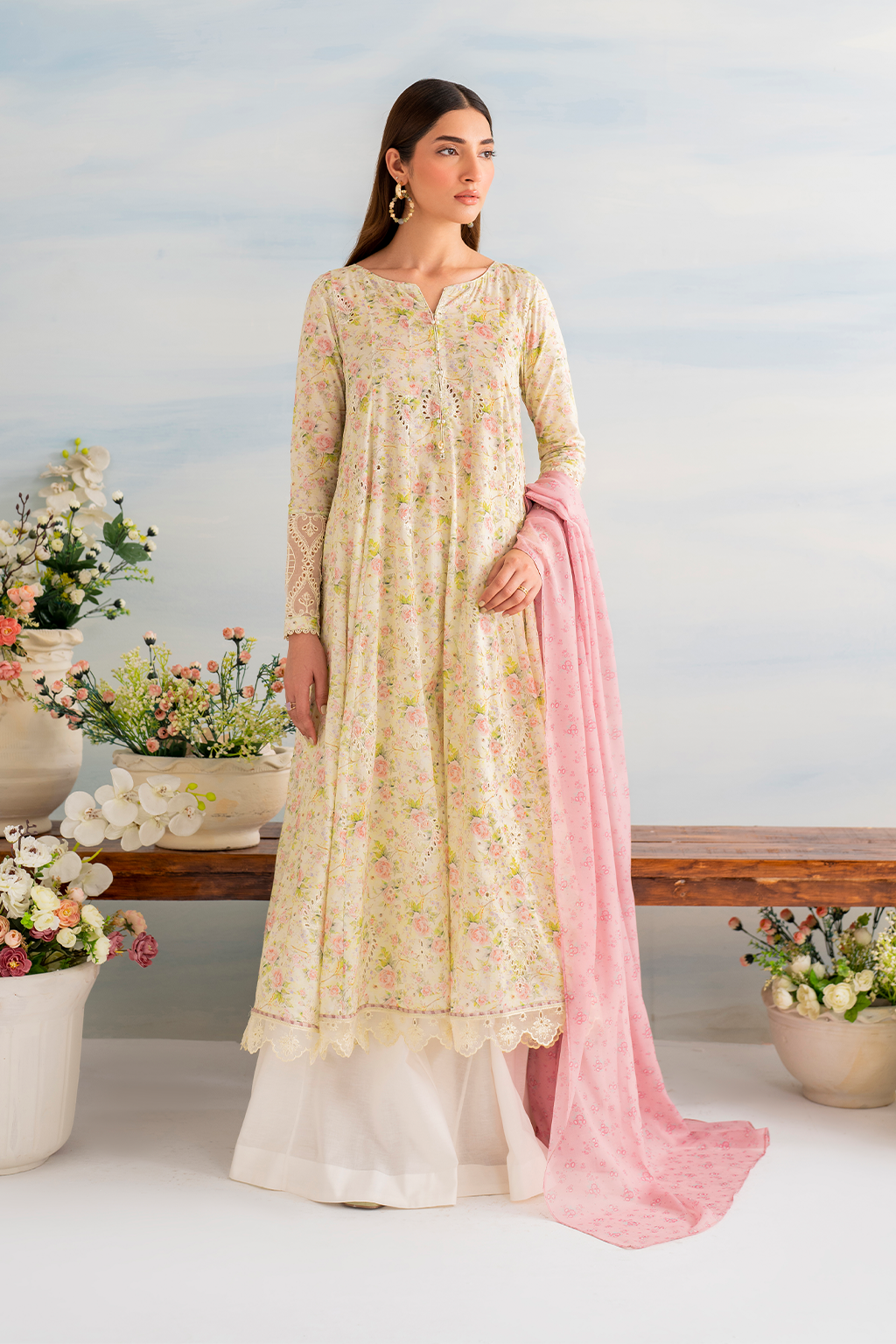 IGL-07 Embroidered Lawn - Iznik