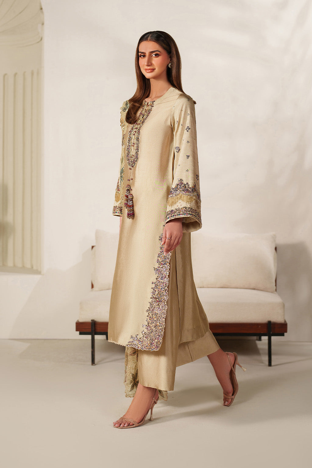 UE-617  Sheesha Silk