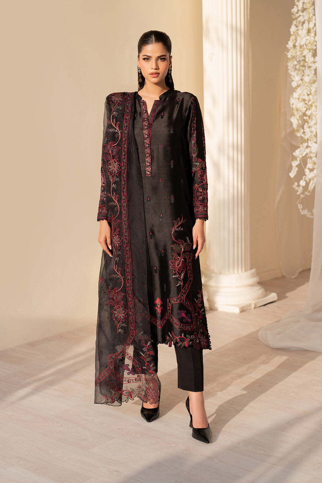 UE-434 Embroidered Pure Jacquard Silk Main image