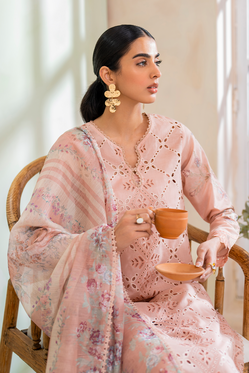 UE-285 Embroidered Lawn - Iznik
