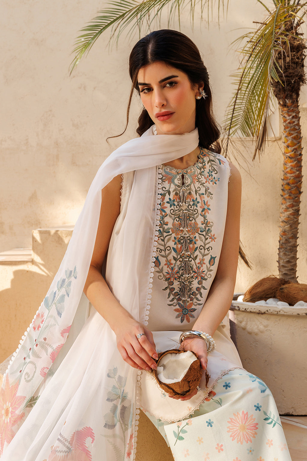 UE-667 Printed Lawn Secondary image