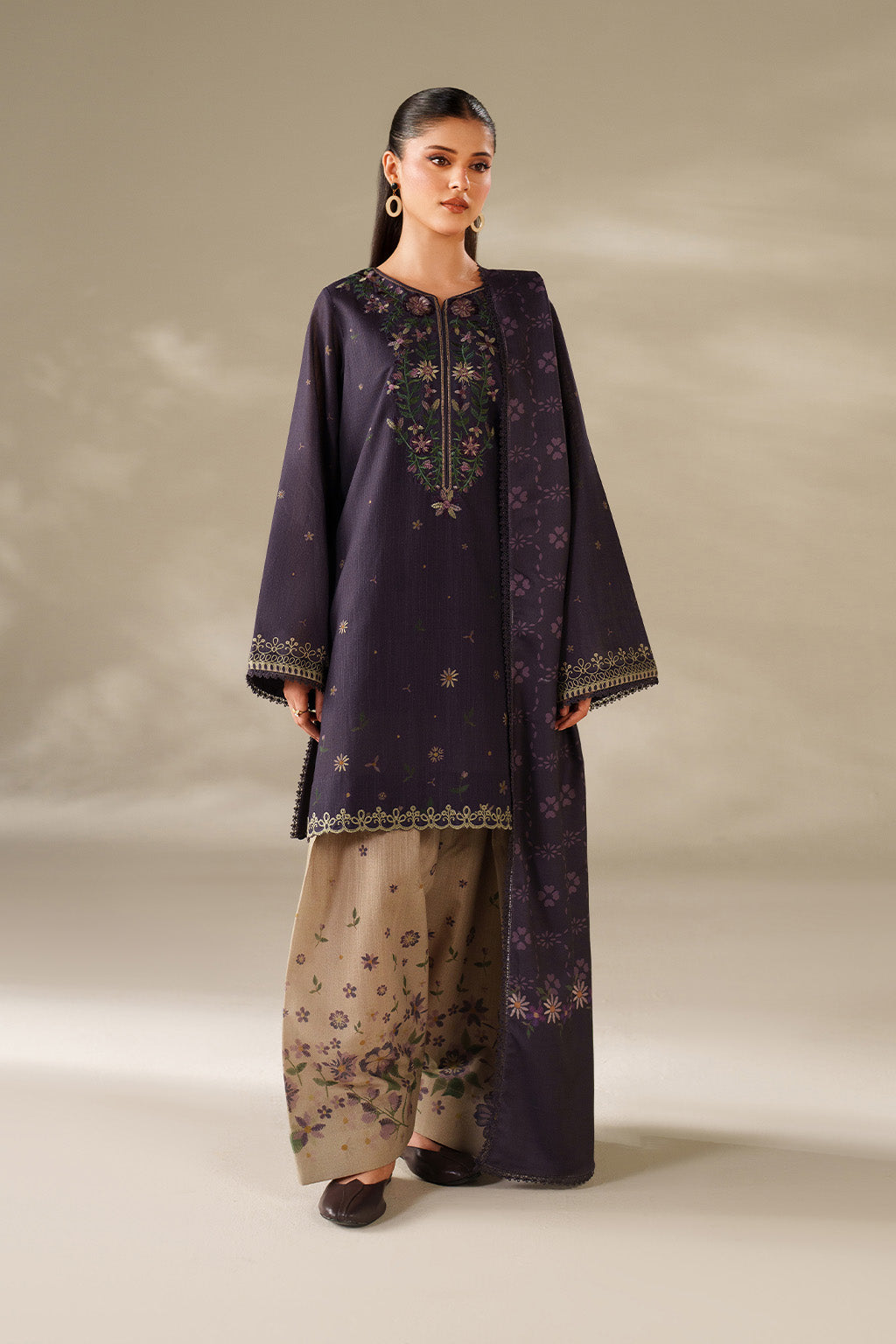 UE-568 Printed Khaddar - Iznik