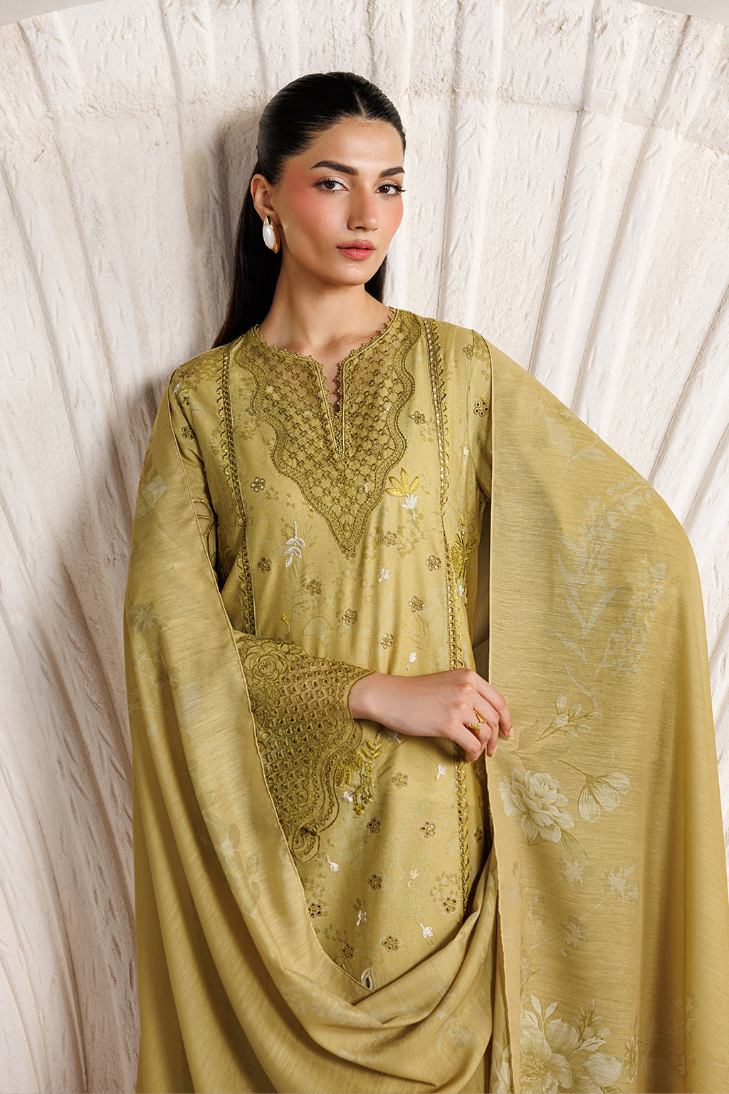 IBE-09 Embroidered Lawn