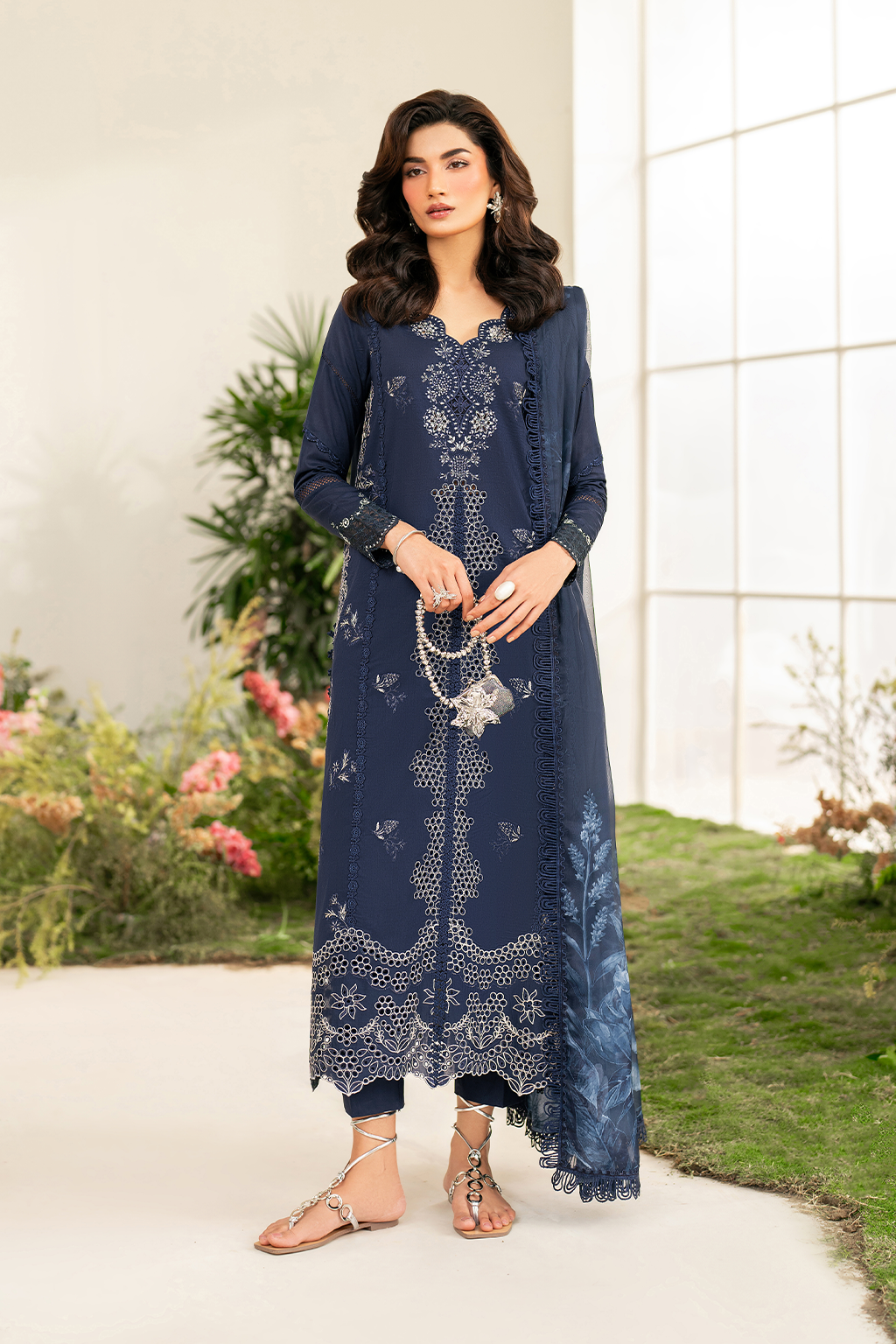 Embroidered Lawn dress - Iznik