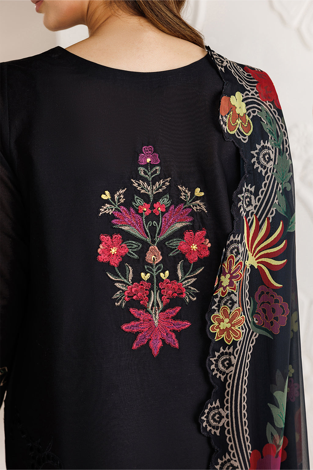 UE-681 Embroidered Lawn Secondary image