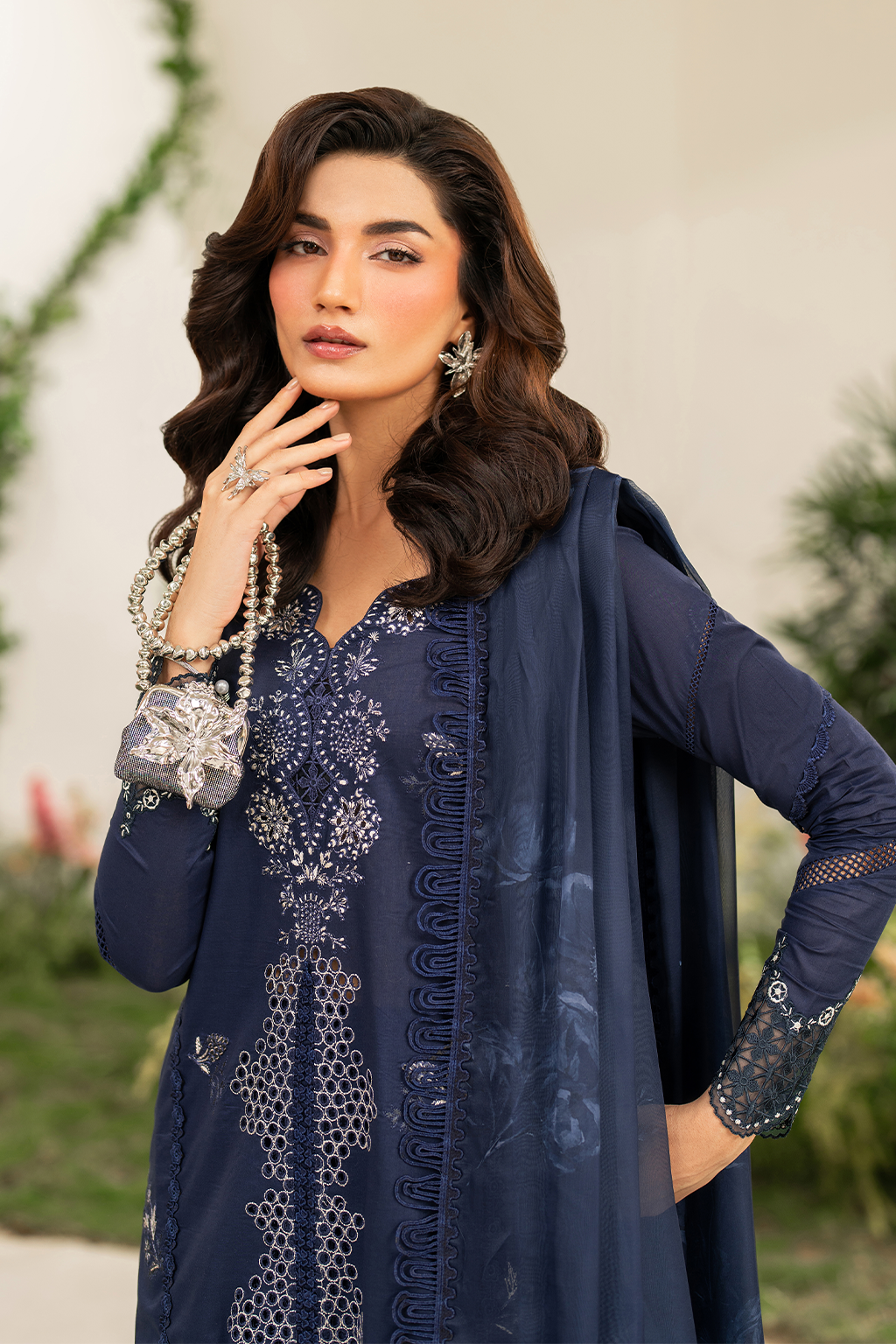 Embroidered Lawn dress - Iznik