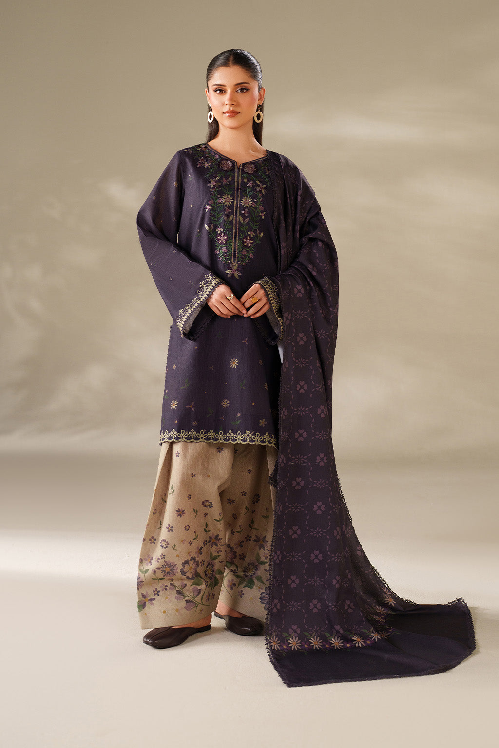 UE-568 Printed Khaddar - Iznik