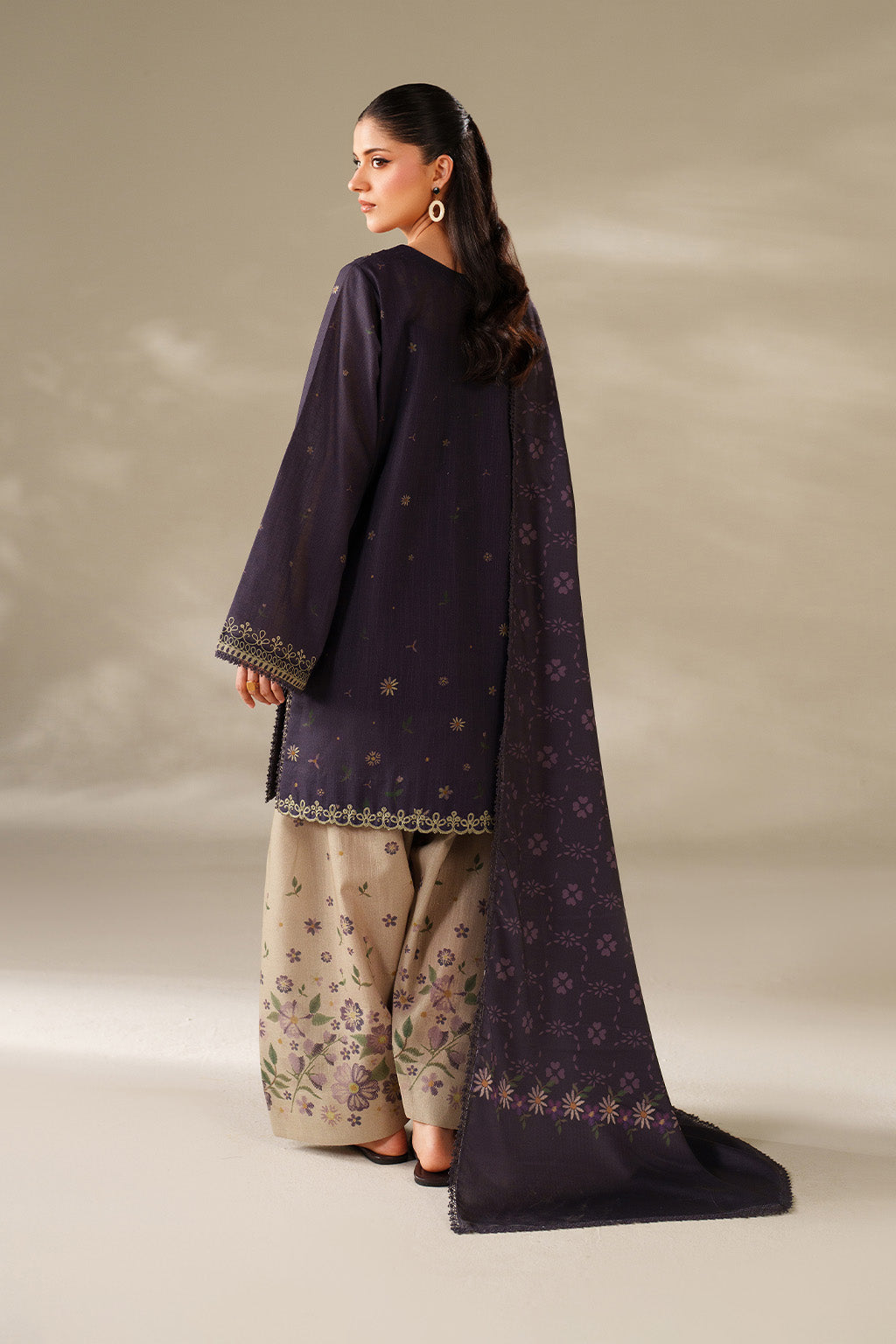 UE-568 Printed Khaddar - Iznik