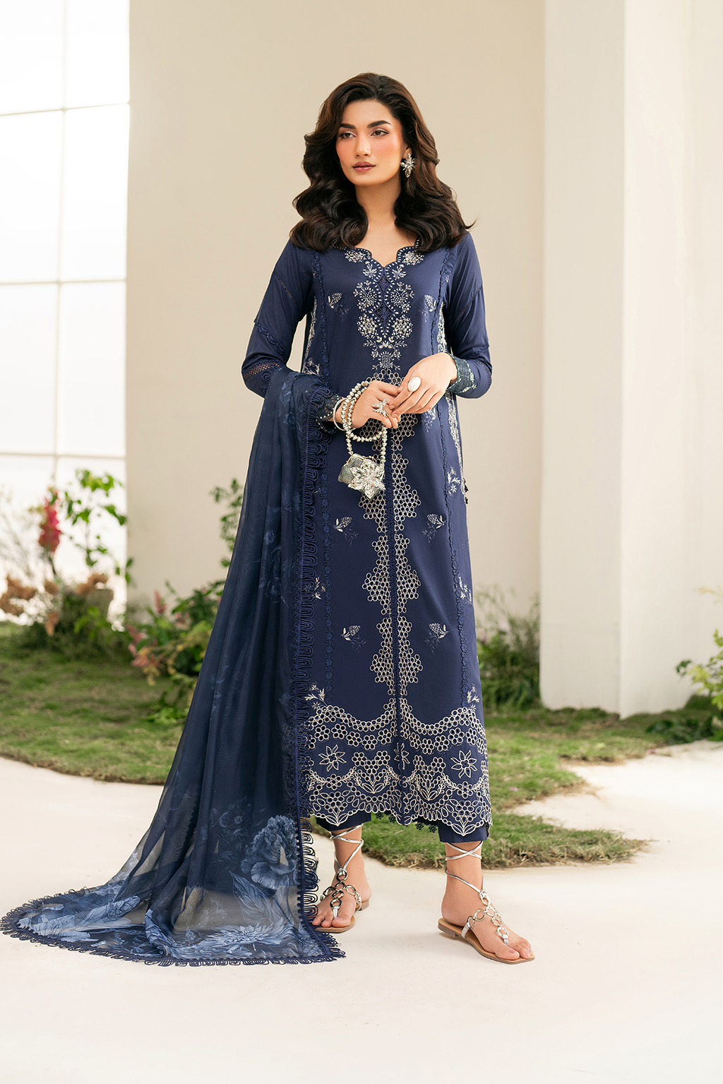 Embroidered Lawn dress - Iznik