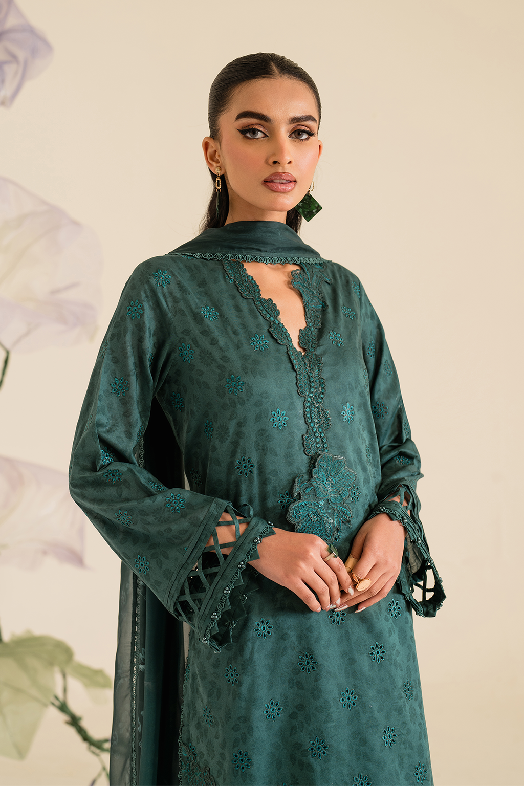 UE-429 Embroidered Textured Lawn - Iznik