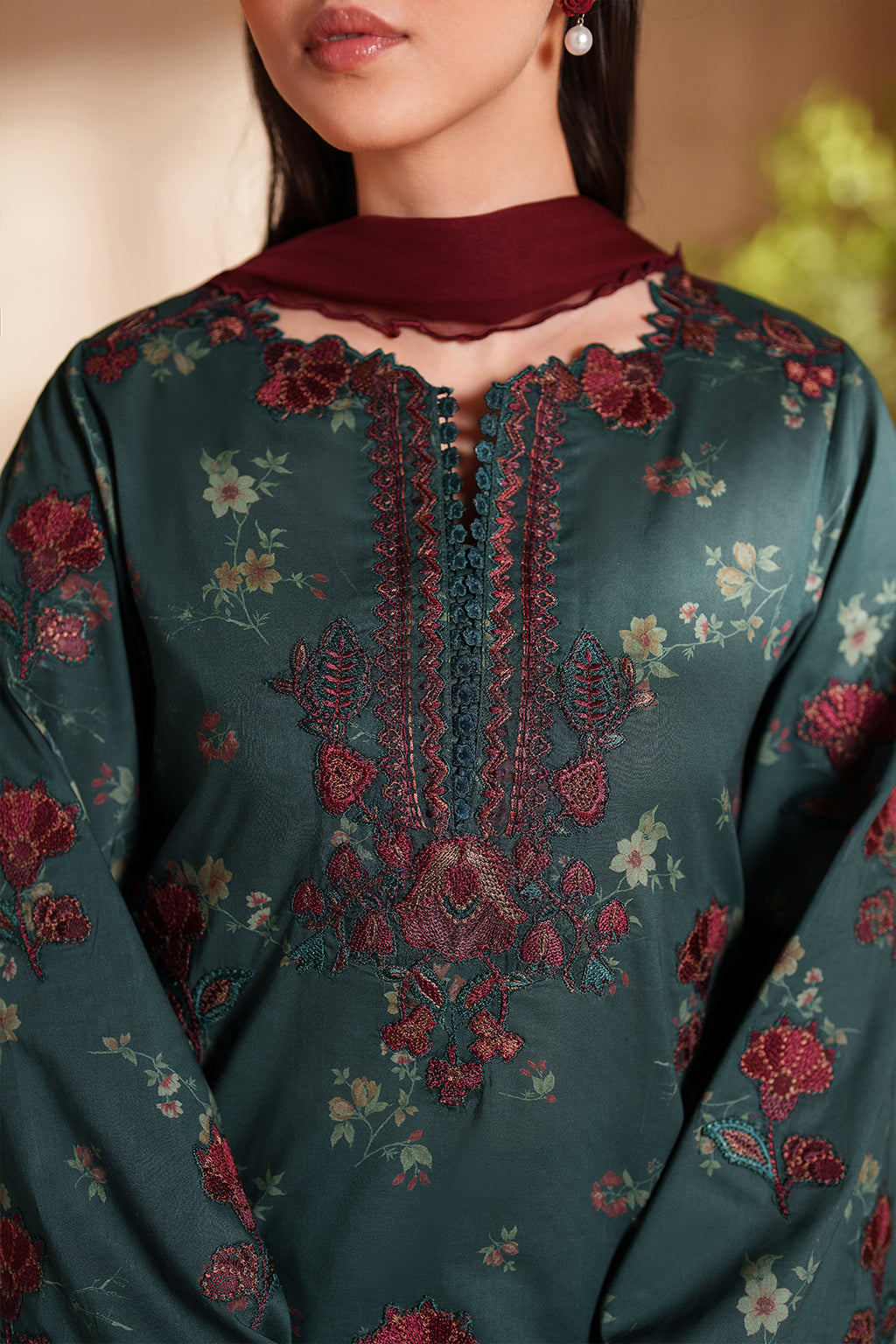 EL-11 Embroidered Lawn