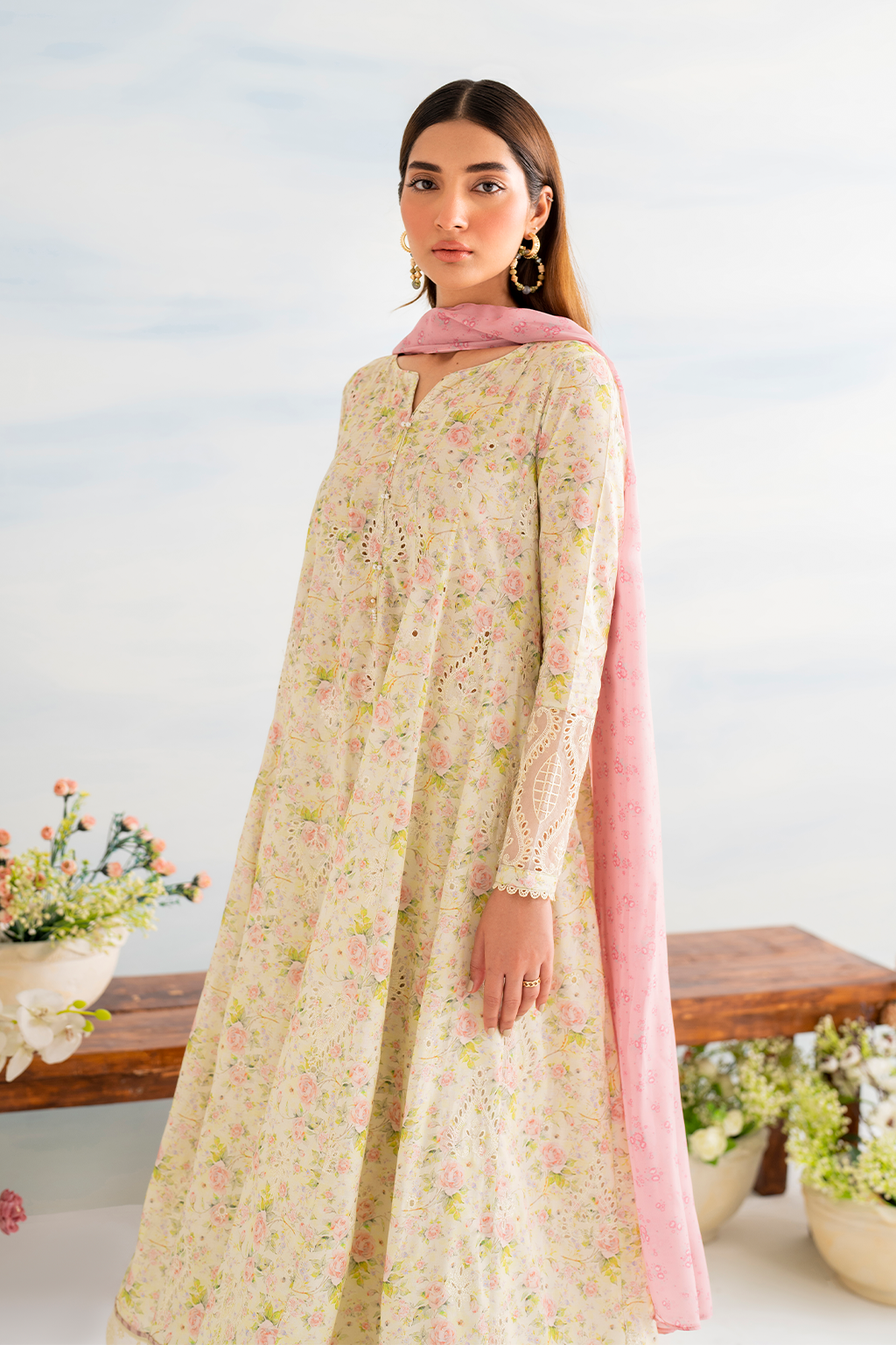 IGL-07 Embroidered Lawn - Iznik