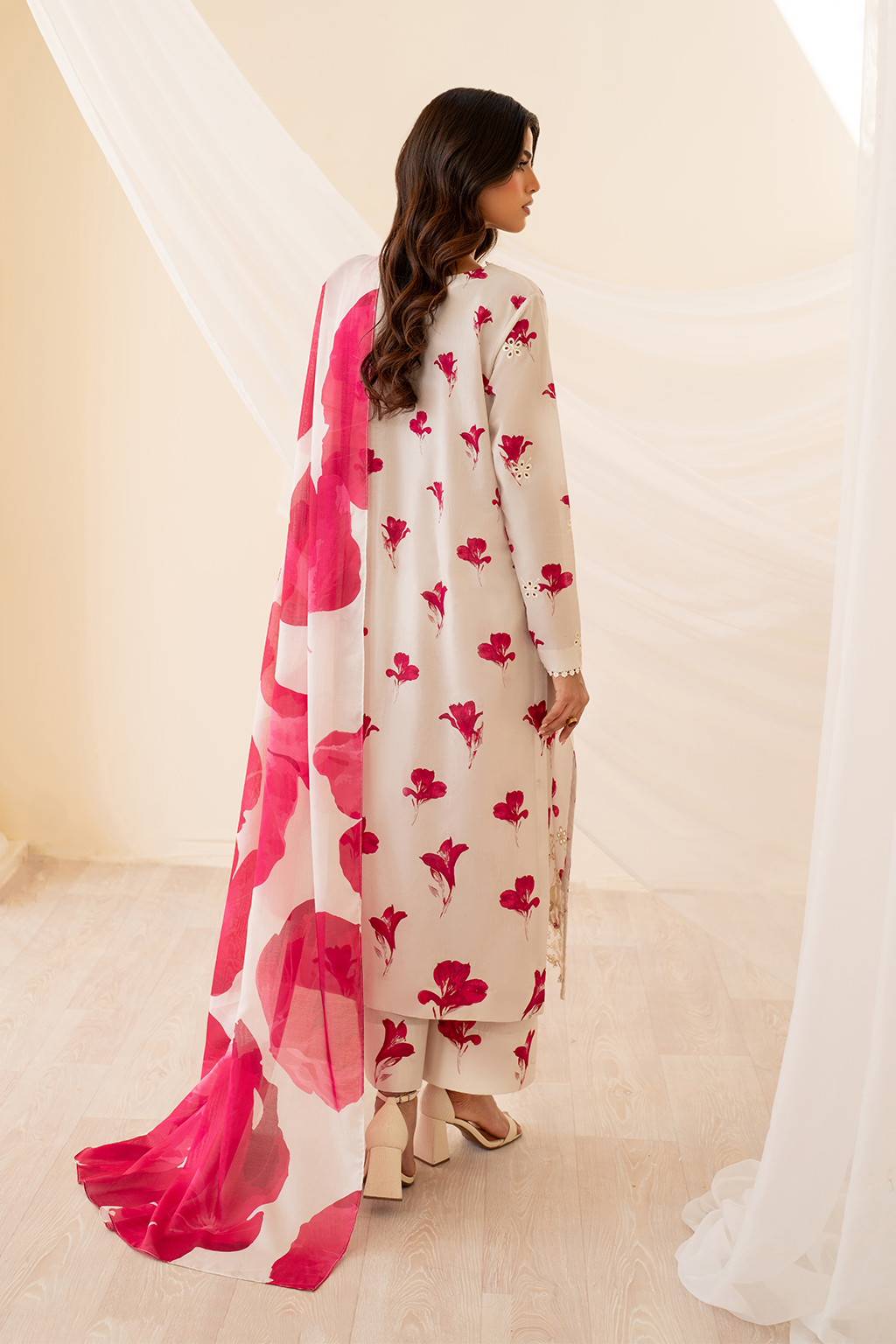 UE-443 Borer Embroidered Printed Lawn - Iznik