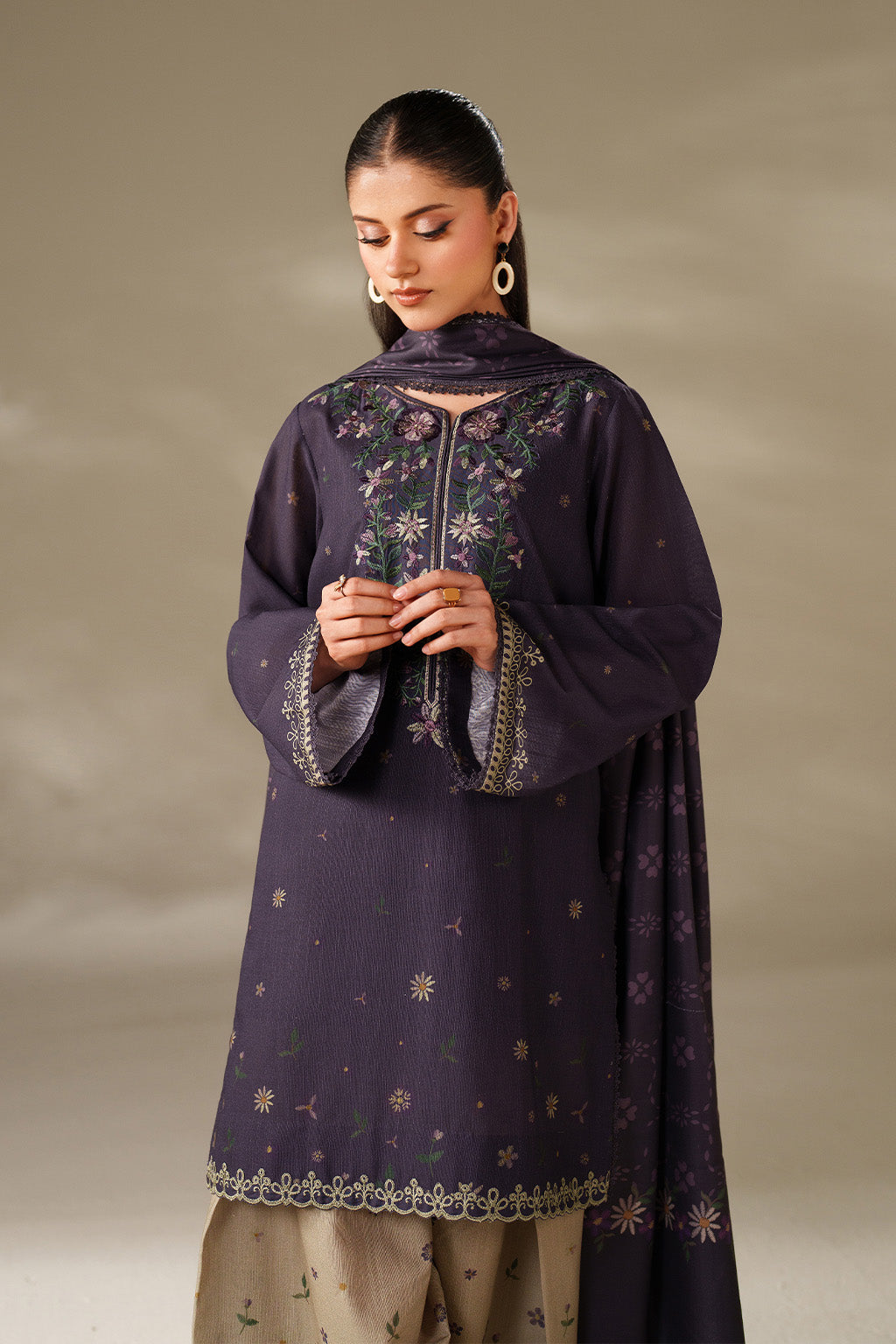 UE-568 Printed Khaddar - Iznik