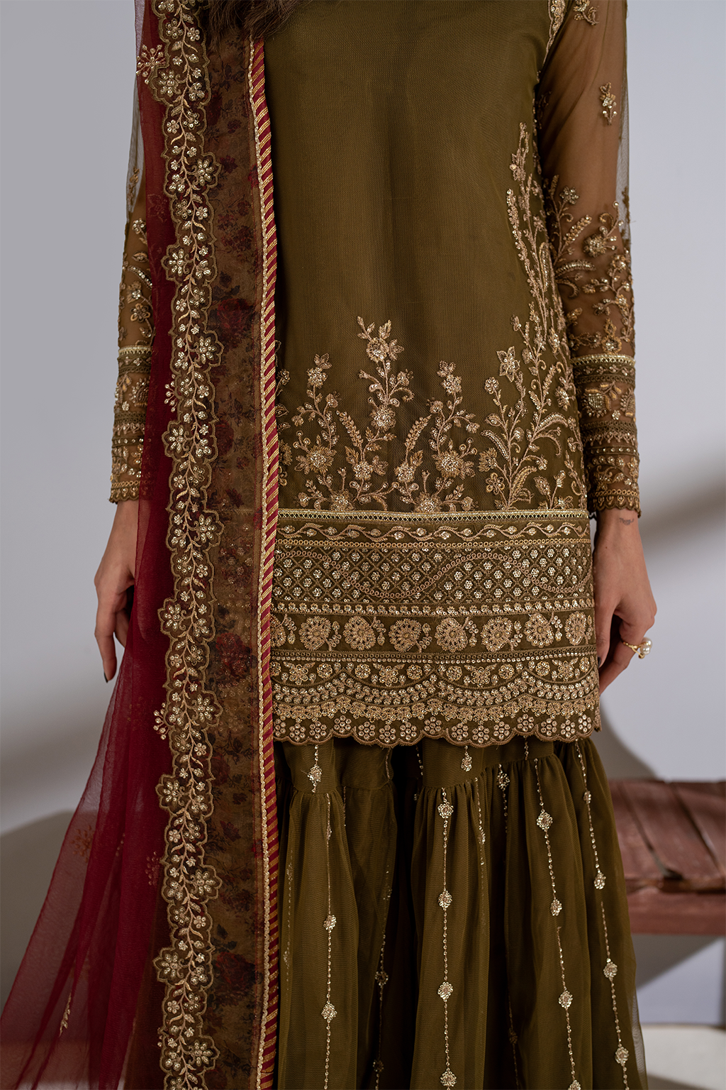 CC-66 Embroidered Net - Iznik