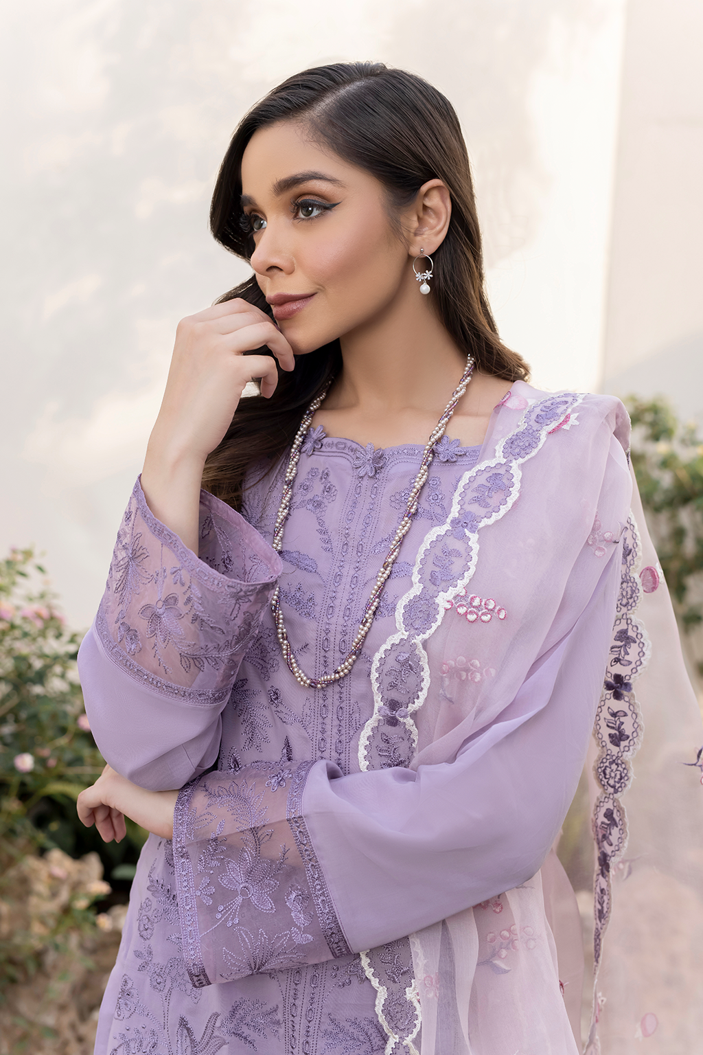 UE-155 Embroidered Lawn - Iznik